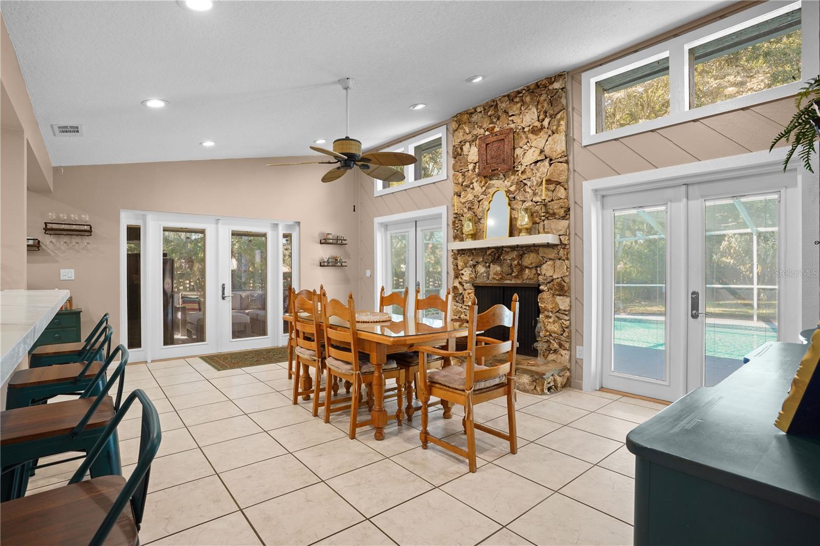 Image 9 of 48 For 157 Harrogate Court