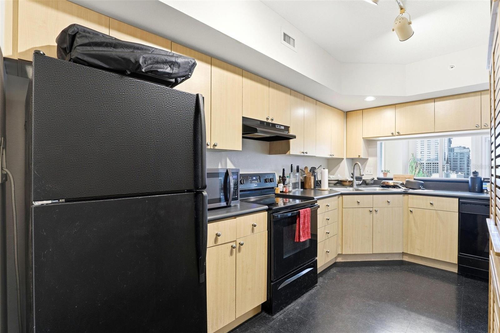 Image 16 of 27 For 322 Central Boulevard 1109