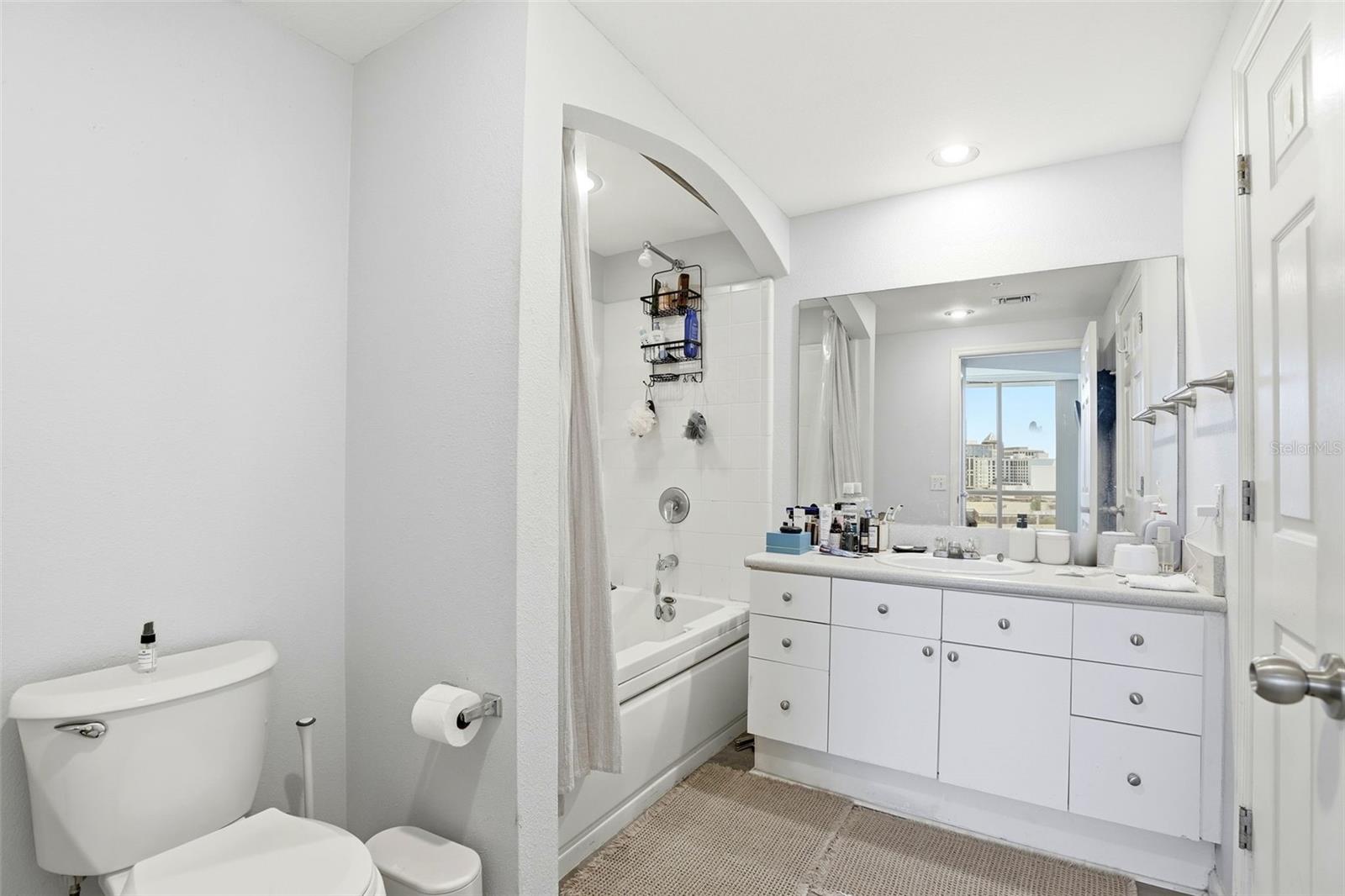 Image 20 of 27 For 322 Central Boulevard 1109