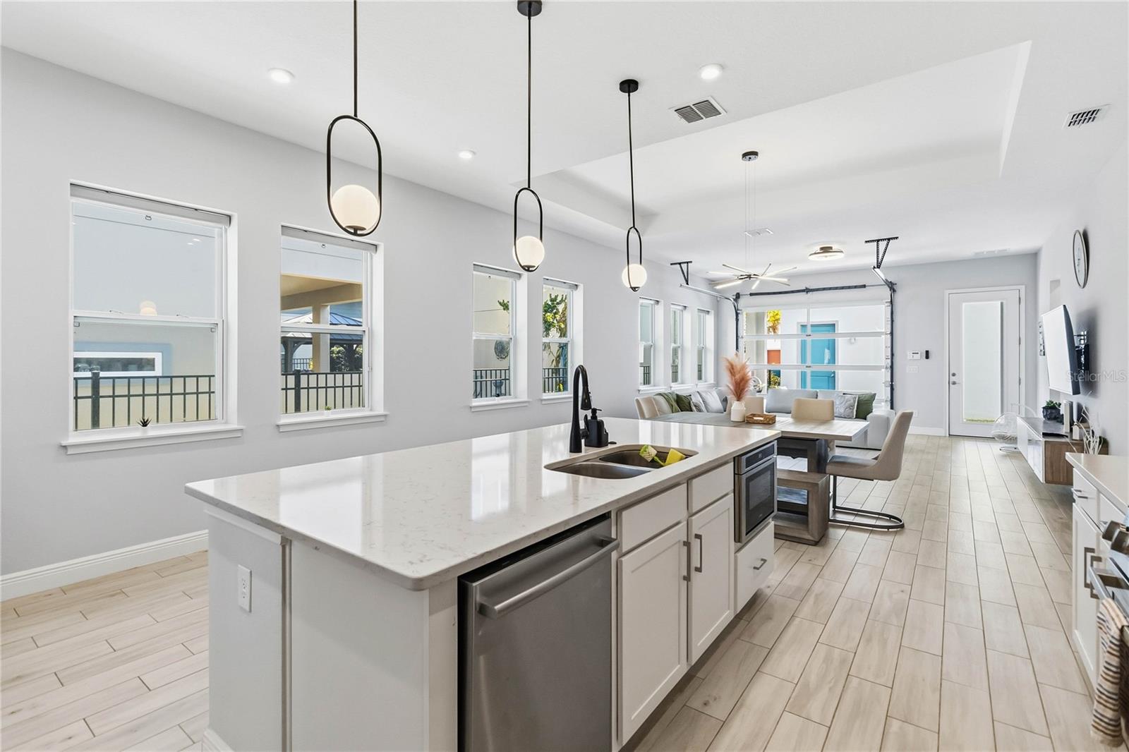 Image 14 of 48 For 8338 Modiano Street