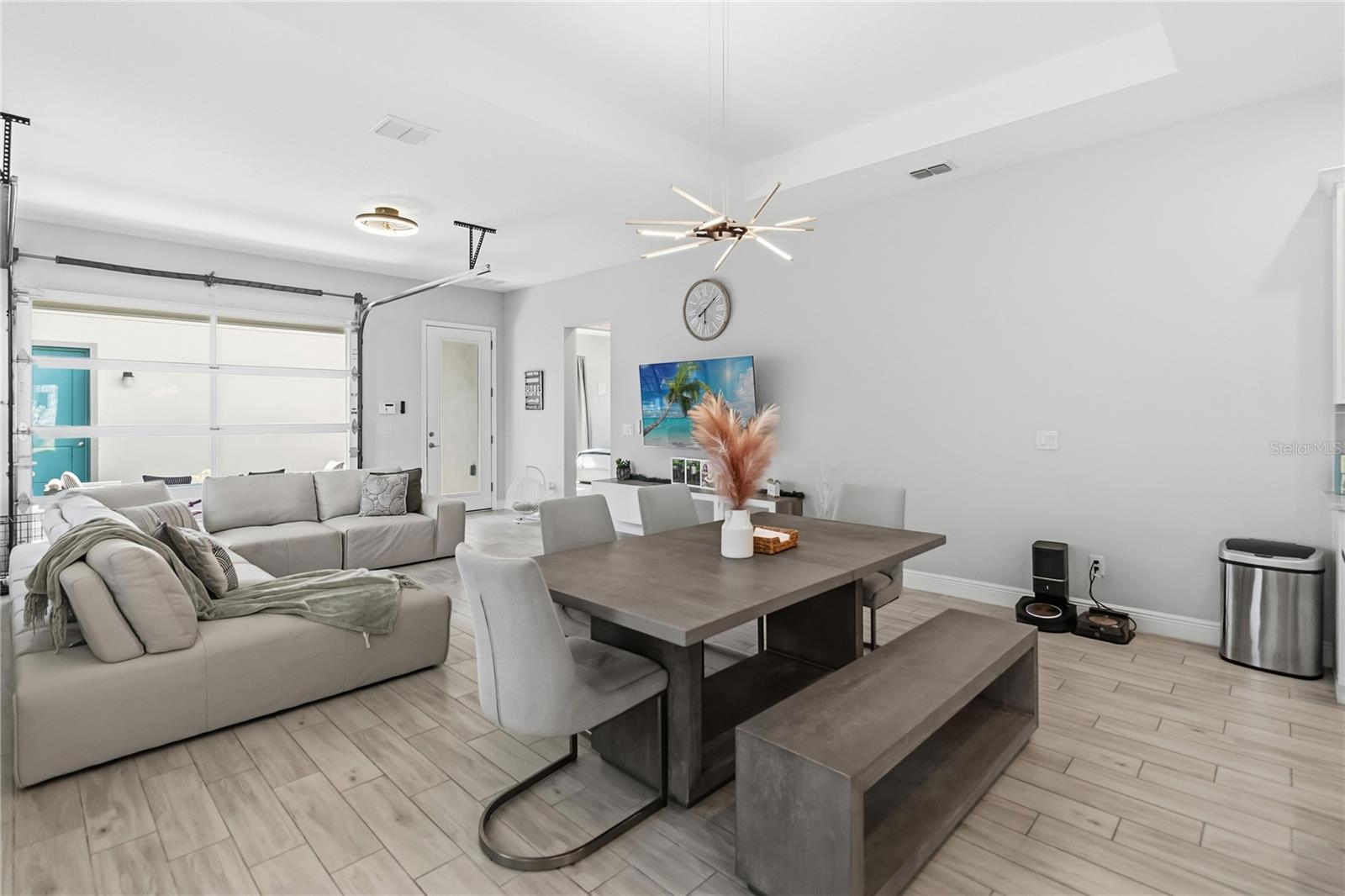 Image 16 of 48 For 8338 Modiano Street