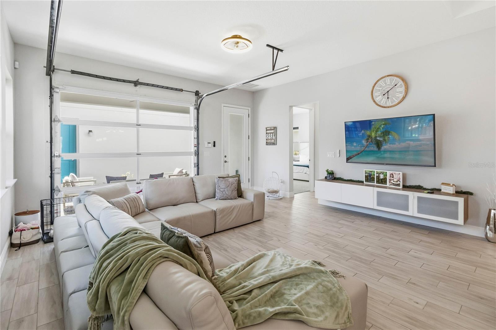 Image 8 of 48 For 8338 Modiano Street