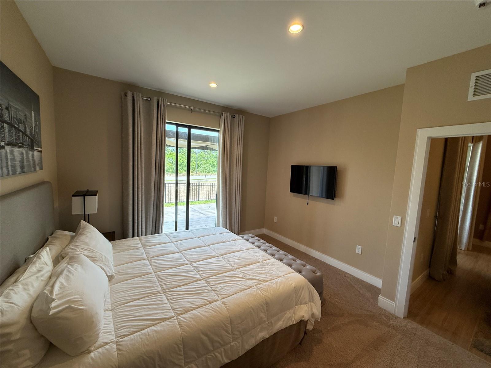 Image 24 of 59 For 3065 Rockefeller Way