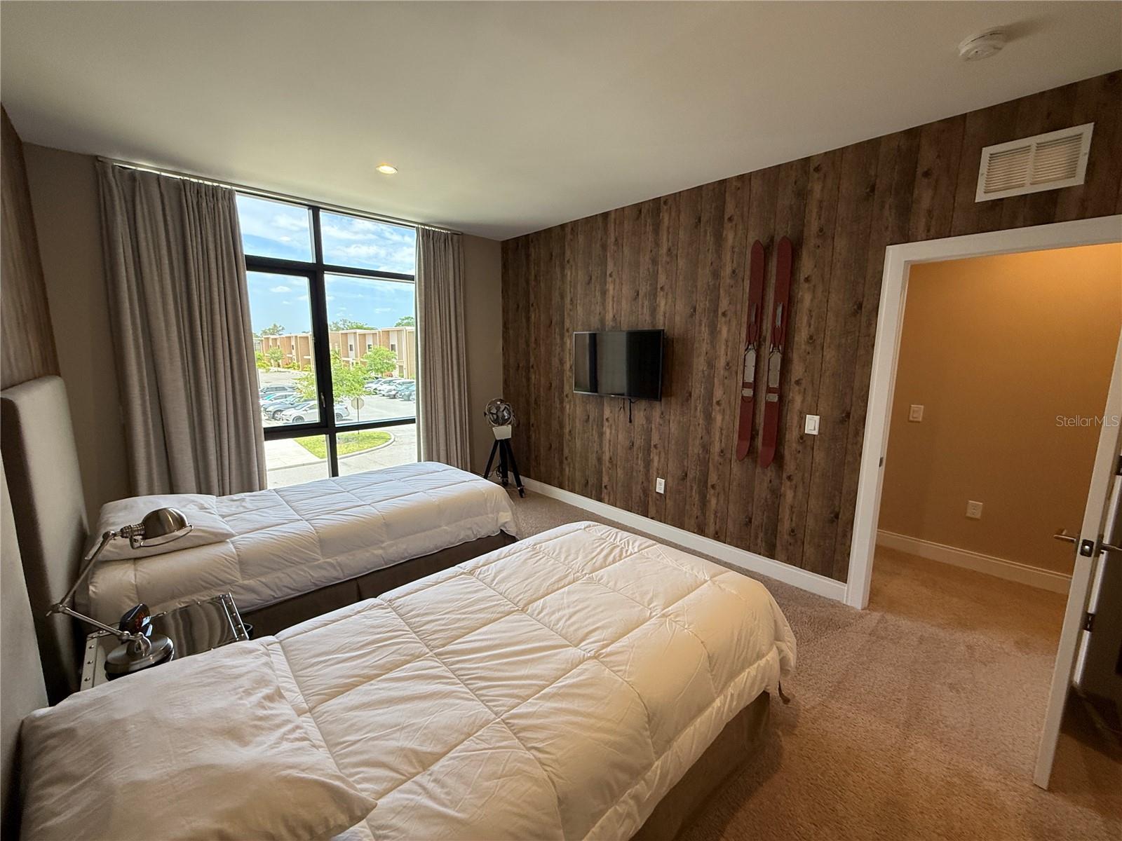 Image 33 of 59 For 3065 Rockefeller Way