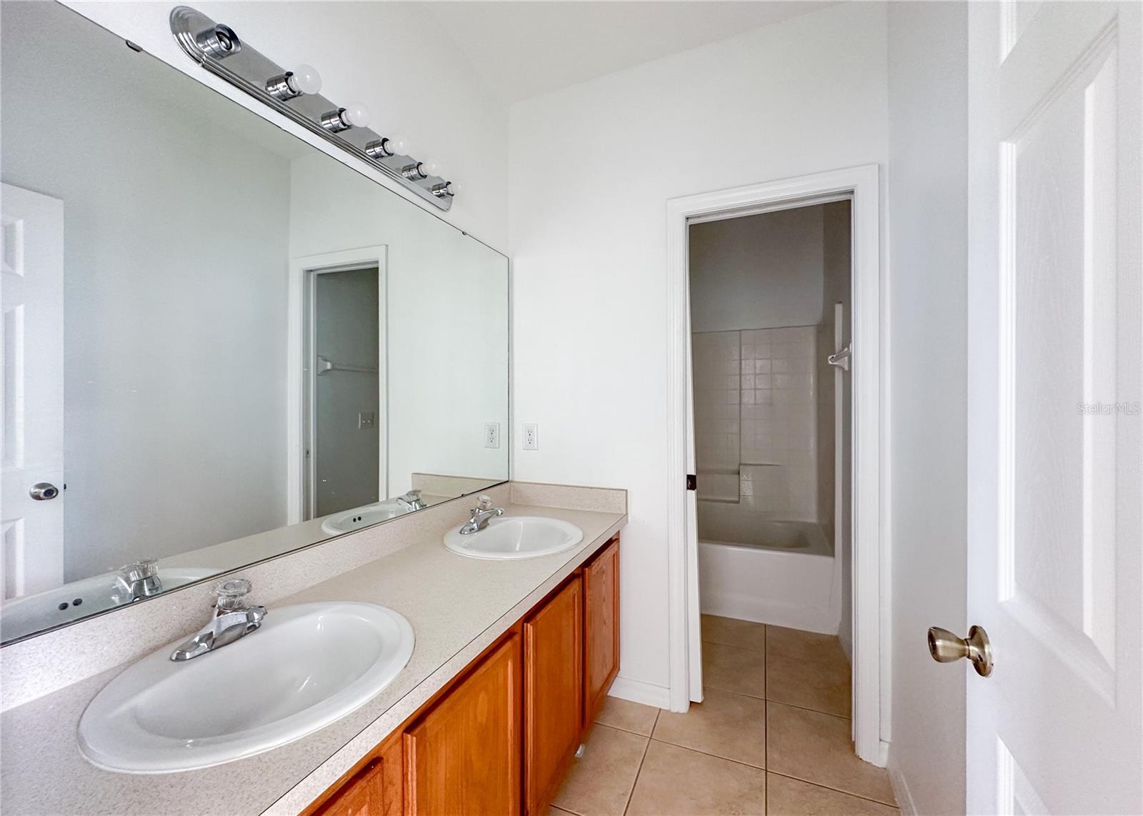 Image 20 of 22 For 402 Sunset View Drive