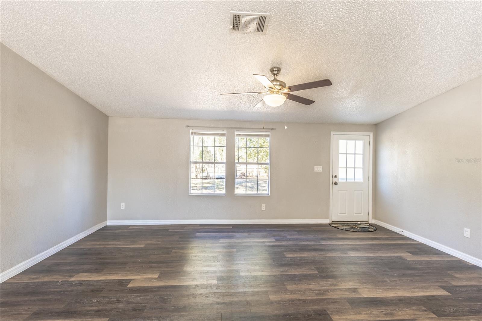 Image 18 of 52 For 3355 Henry J Avenue