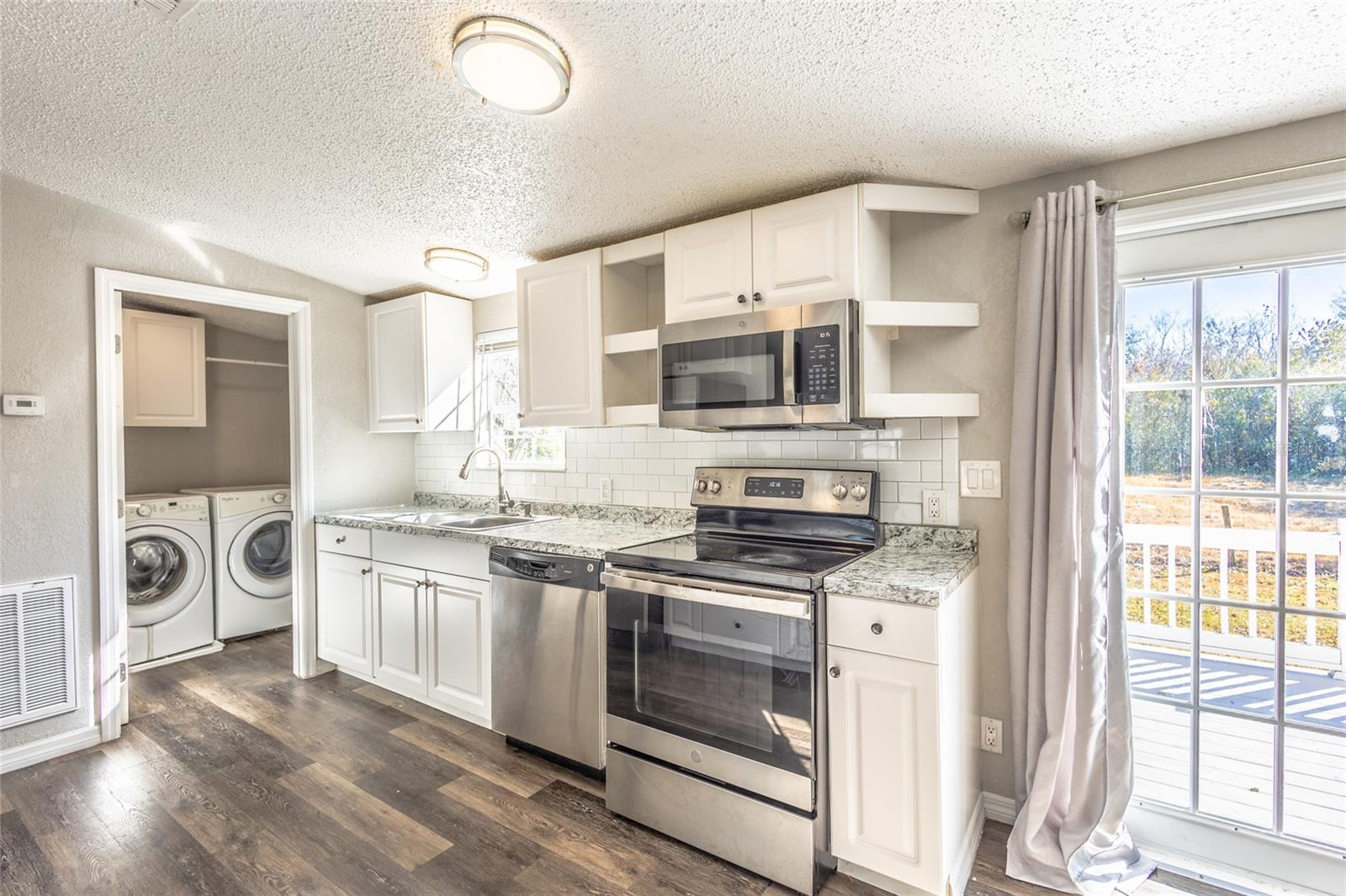 Image 22 of 52 For 3355 Henry J Avenue