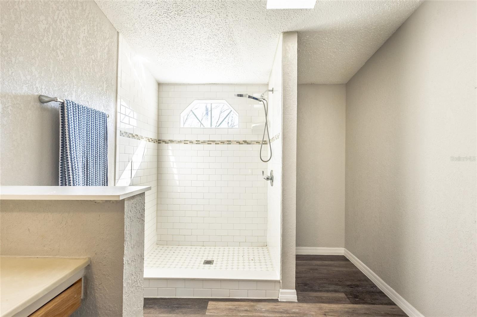 Image 30 of 52 For 3355 Henry J Avenue