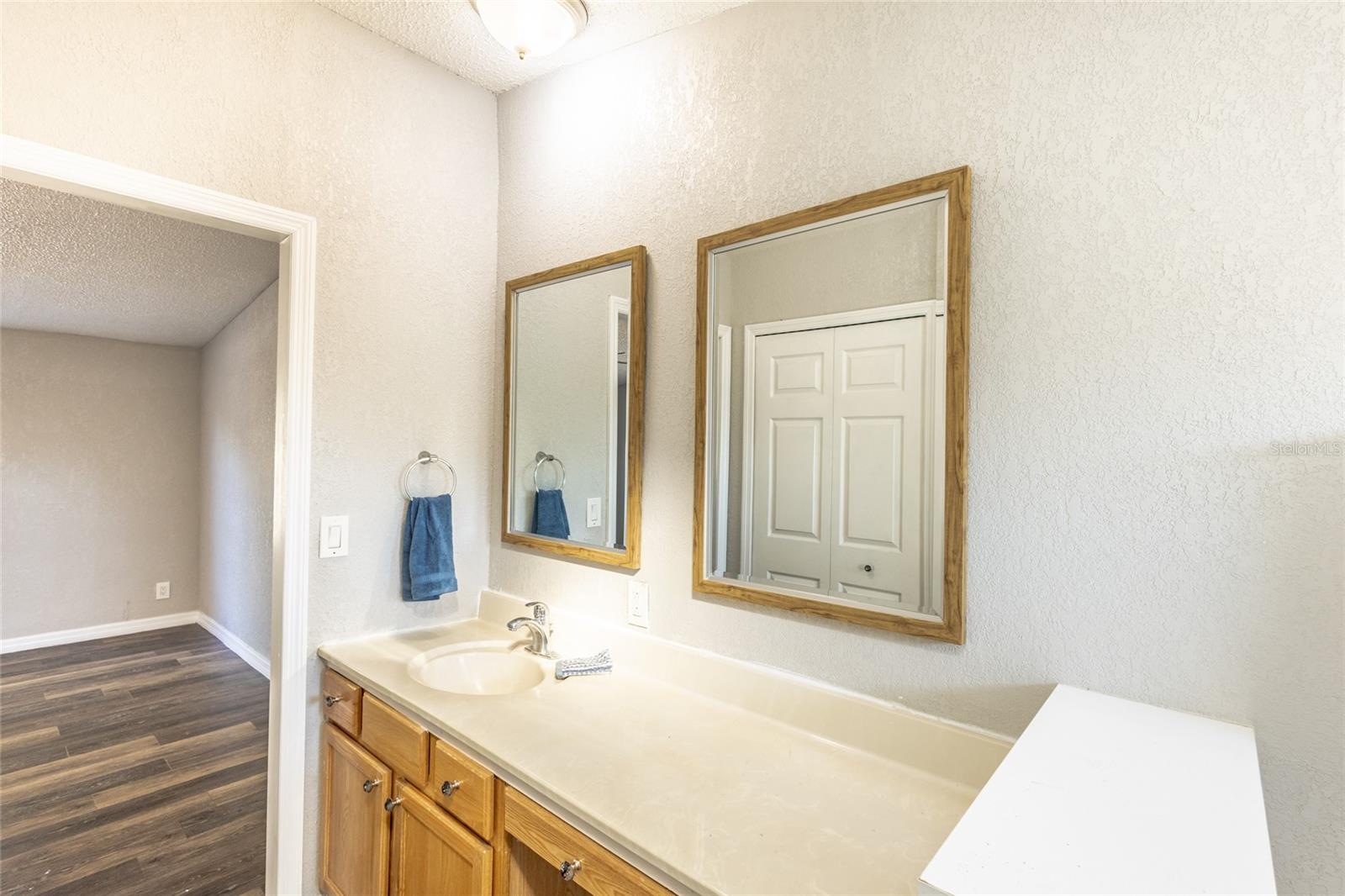 Image 32 of 52 For 3355 Henry J Avenue