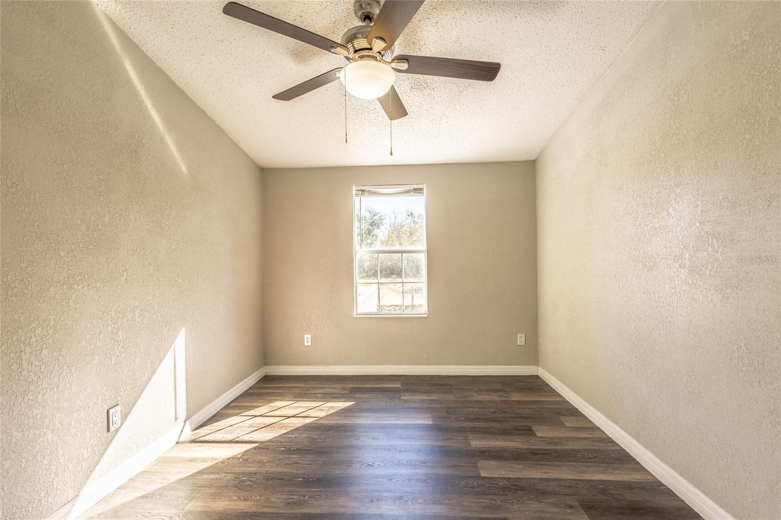 Image 35 of 52 For 3355 Henry J Avenue