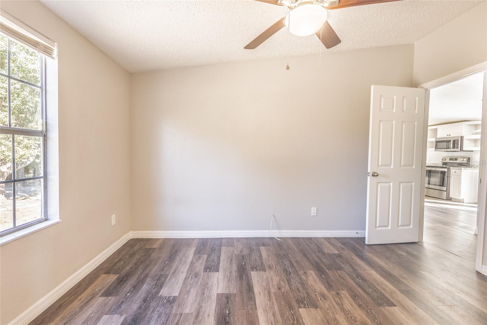 Image 39 of 52 For 3355 Henry J Avenue