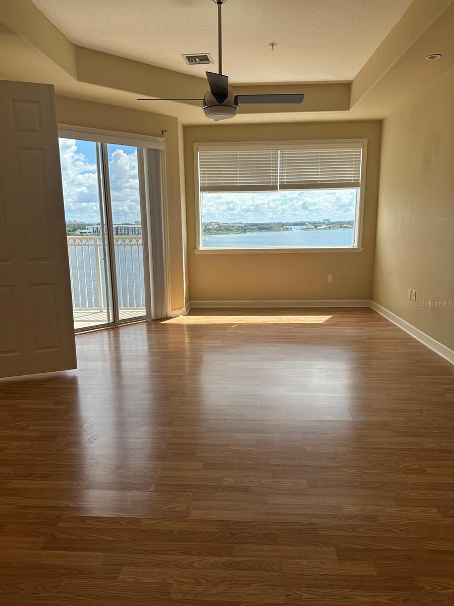 Image 15 of 27 For 8749 The Esplanade  30