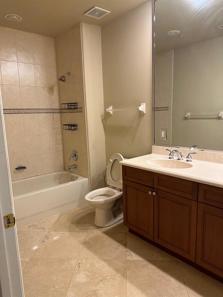 Image 24 of 27 For 8749 The Esplanade  30