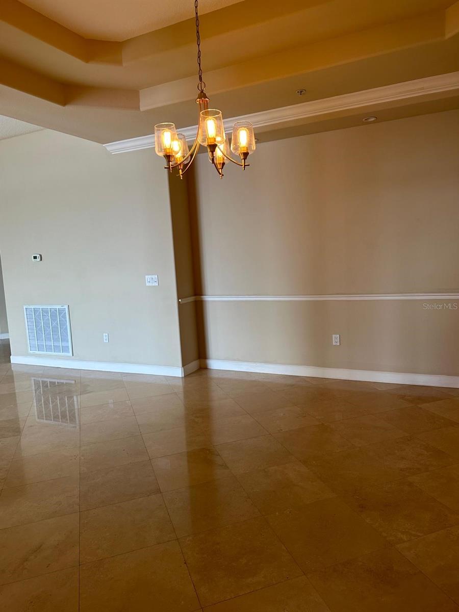 Image 7 of 27 For 8749 The Esplanade  30