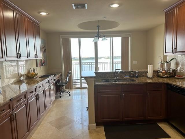 Image 9 of 27 For 8749 The Esplanade  30