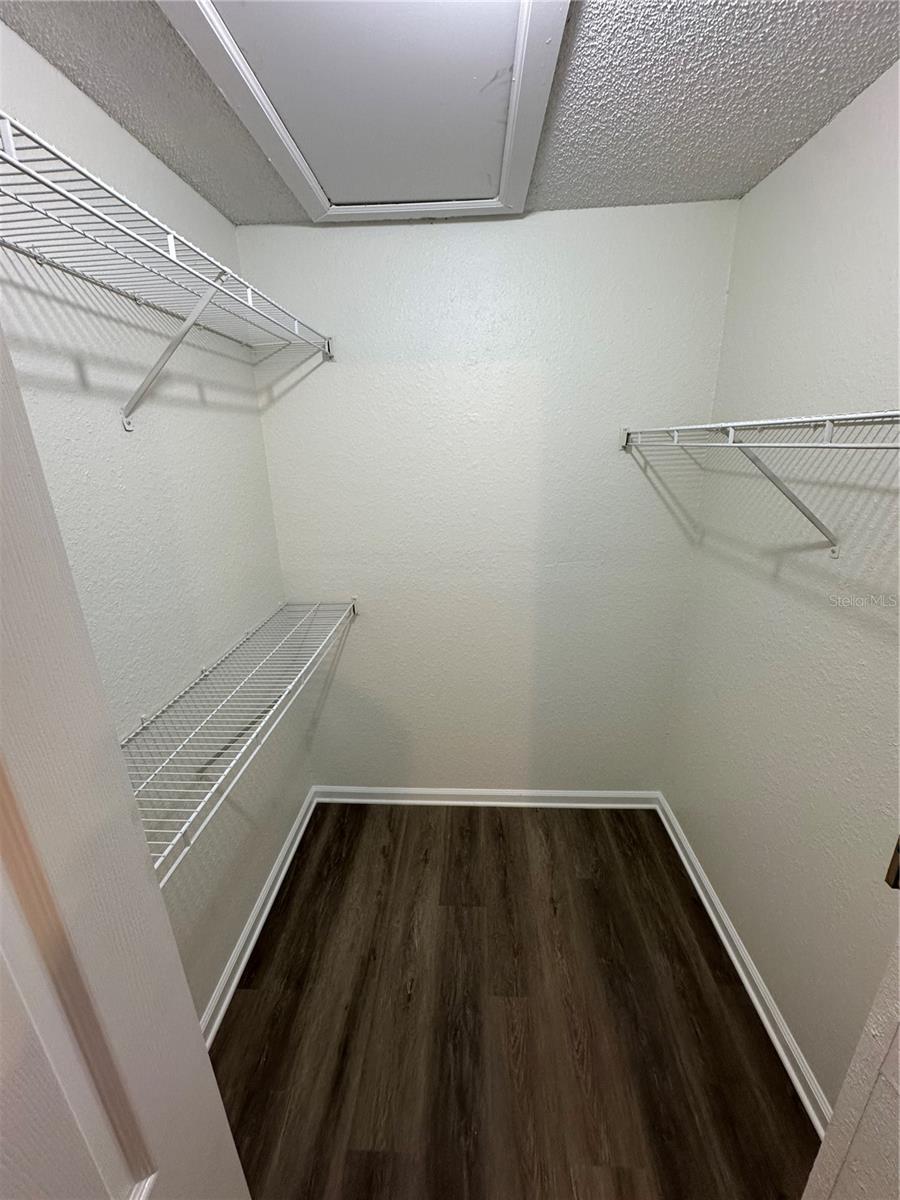 Image 12 of 19 For 5077 Park Centeal Drive 1532