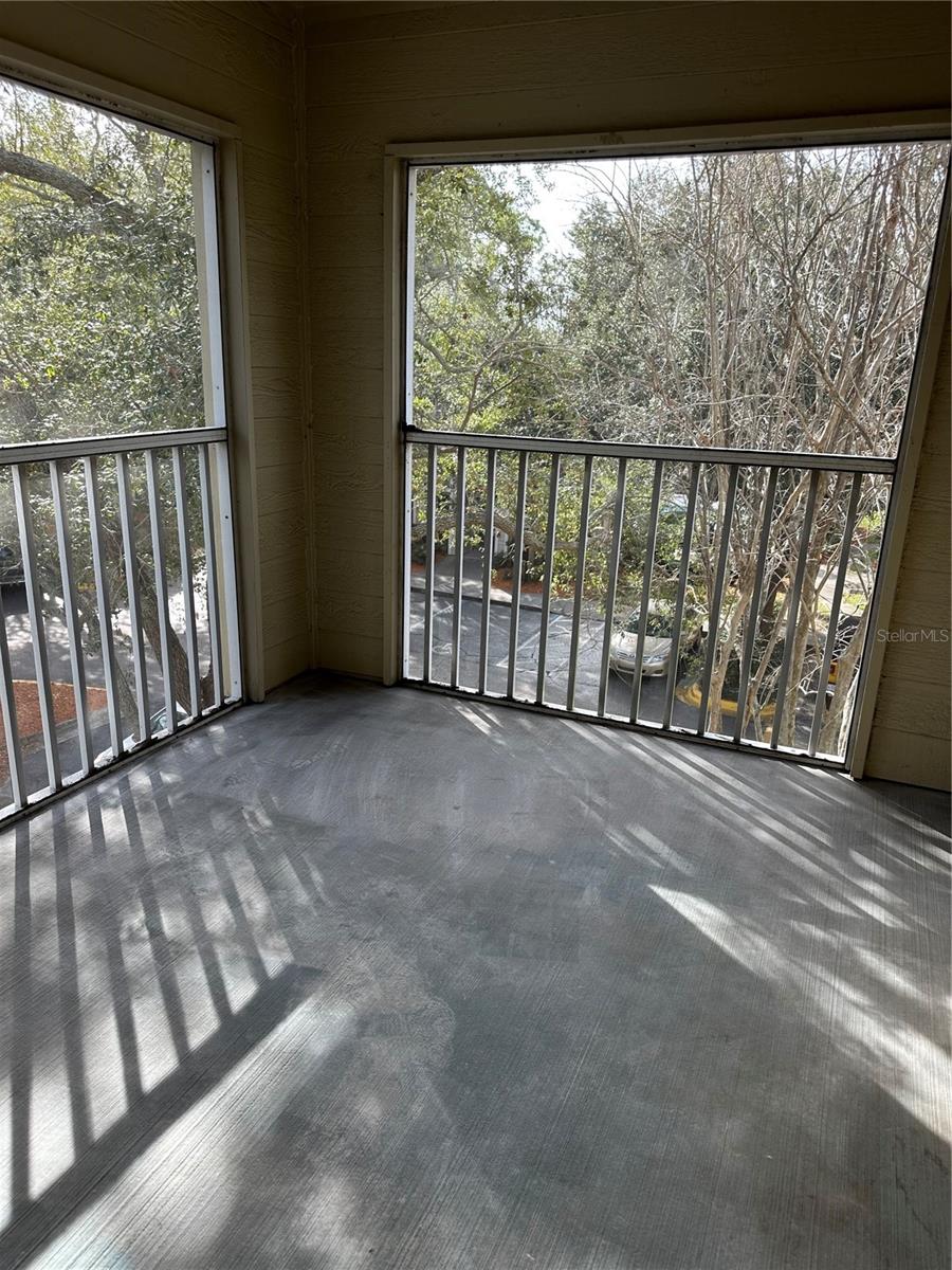 Image 14 of 19 For 5077 Park Centeal Drive 1532