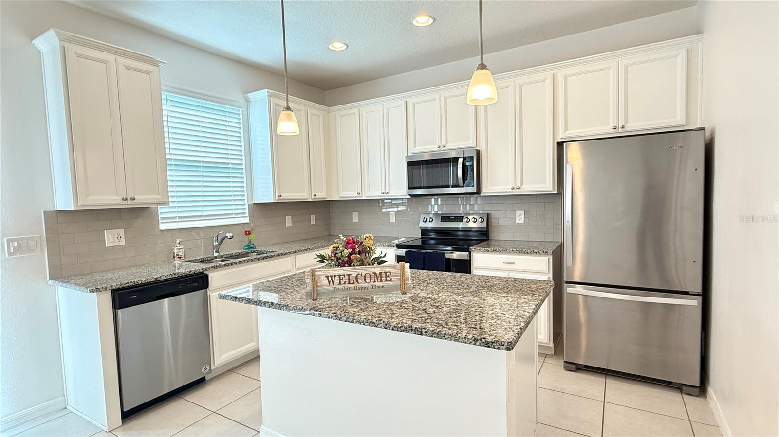 Image 4 of 38 For 6970 Tussilago Way