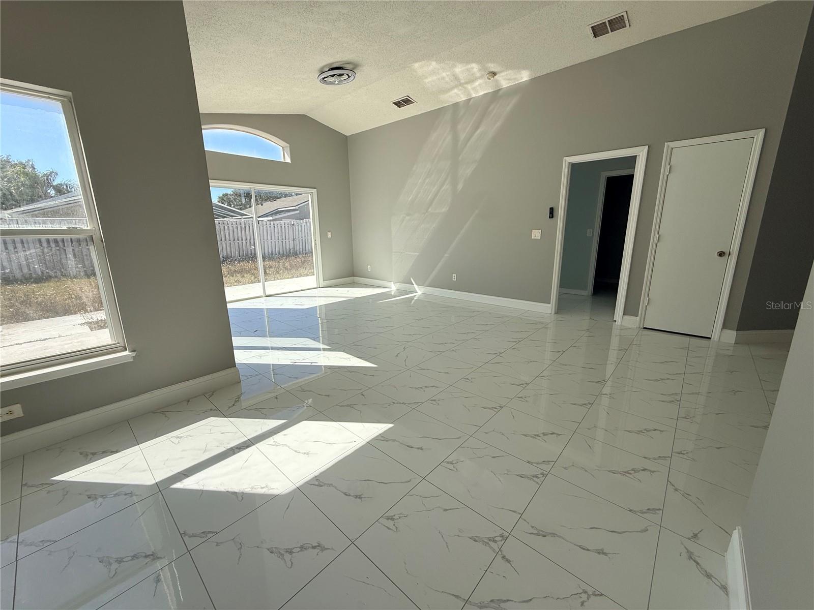 Image 4 of 9 For 1104 Sail Creek Drive