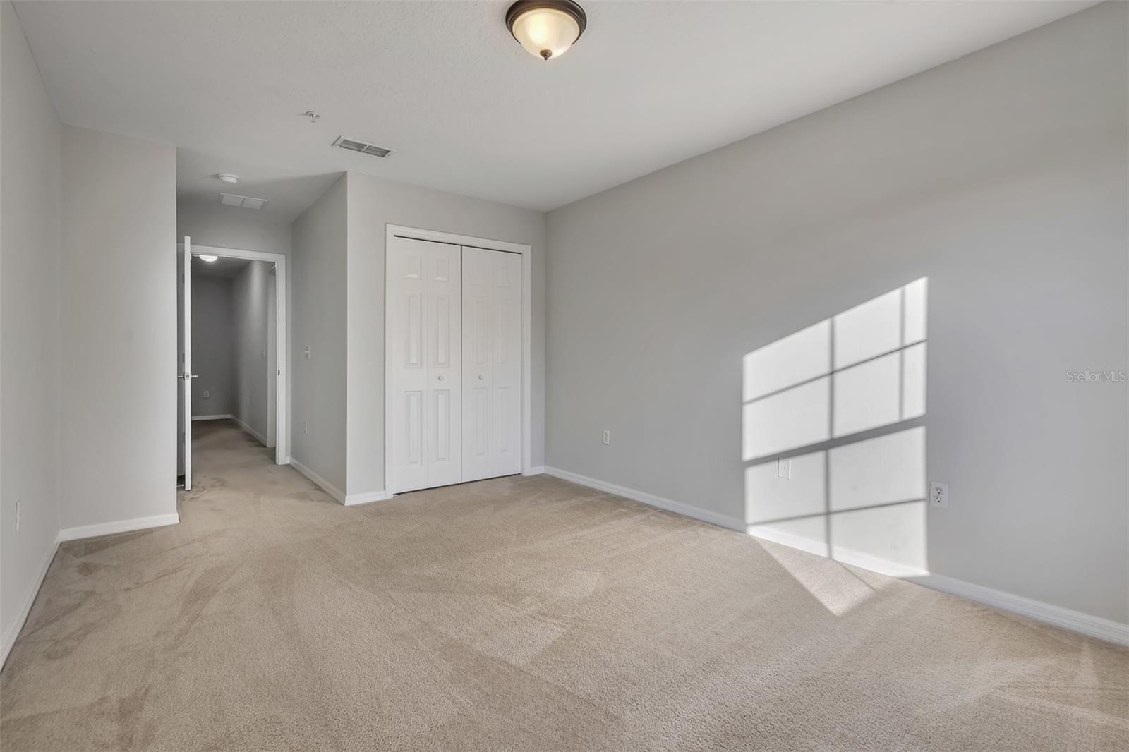 Image 10 of 25 For 116 Philadelphia Way