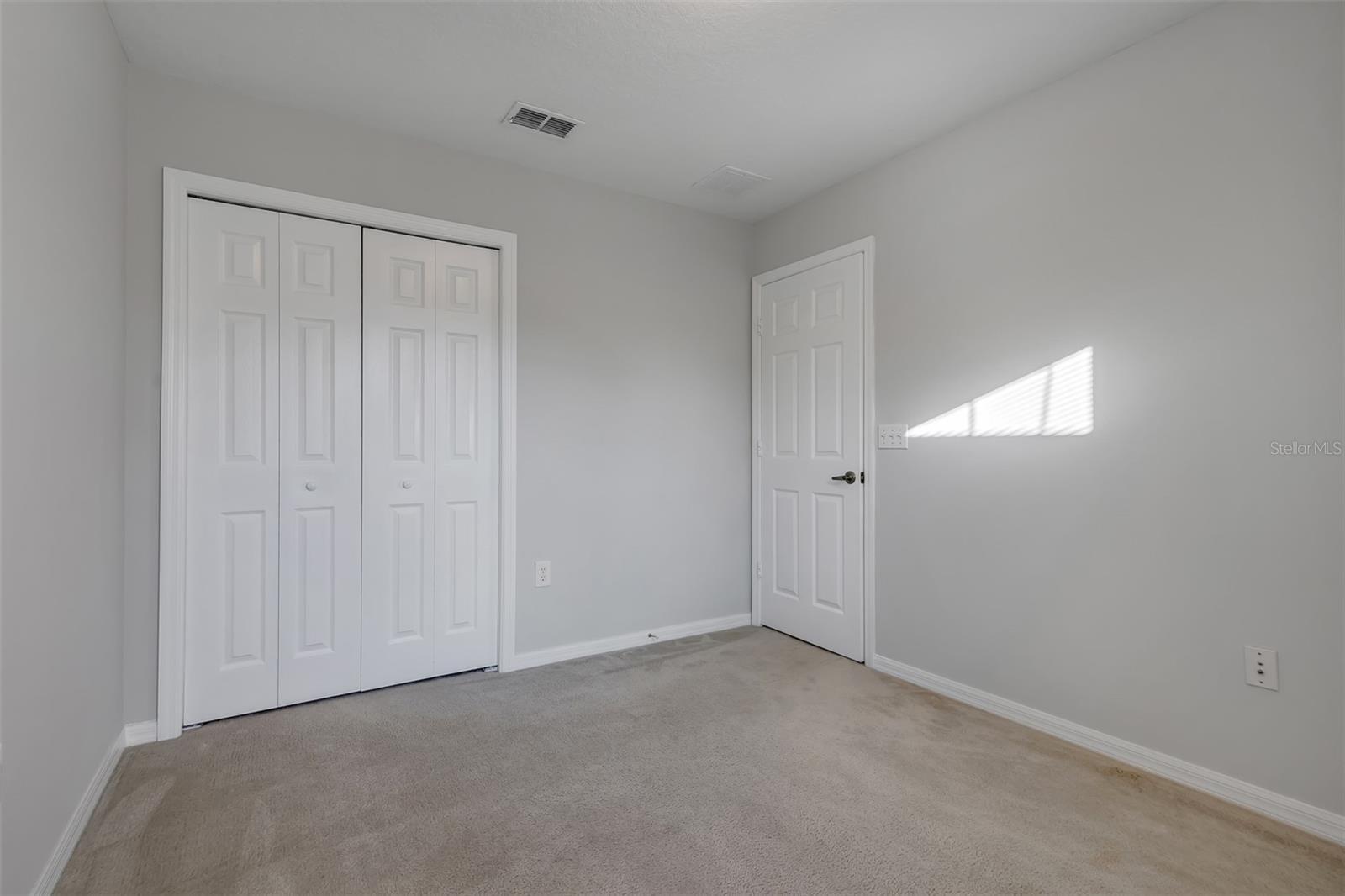 Image 13 of 25 For 116 Philadelphia Way