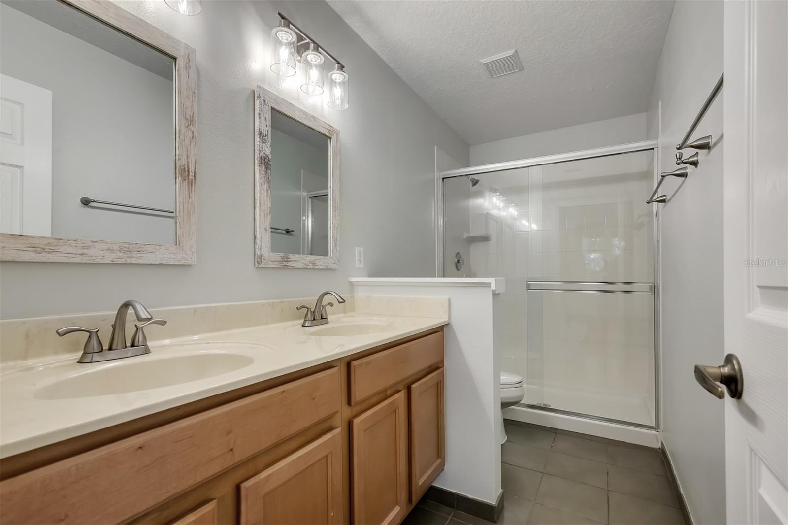 Image 17 of 25 For 116 Philadelphia Way