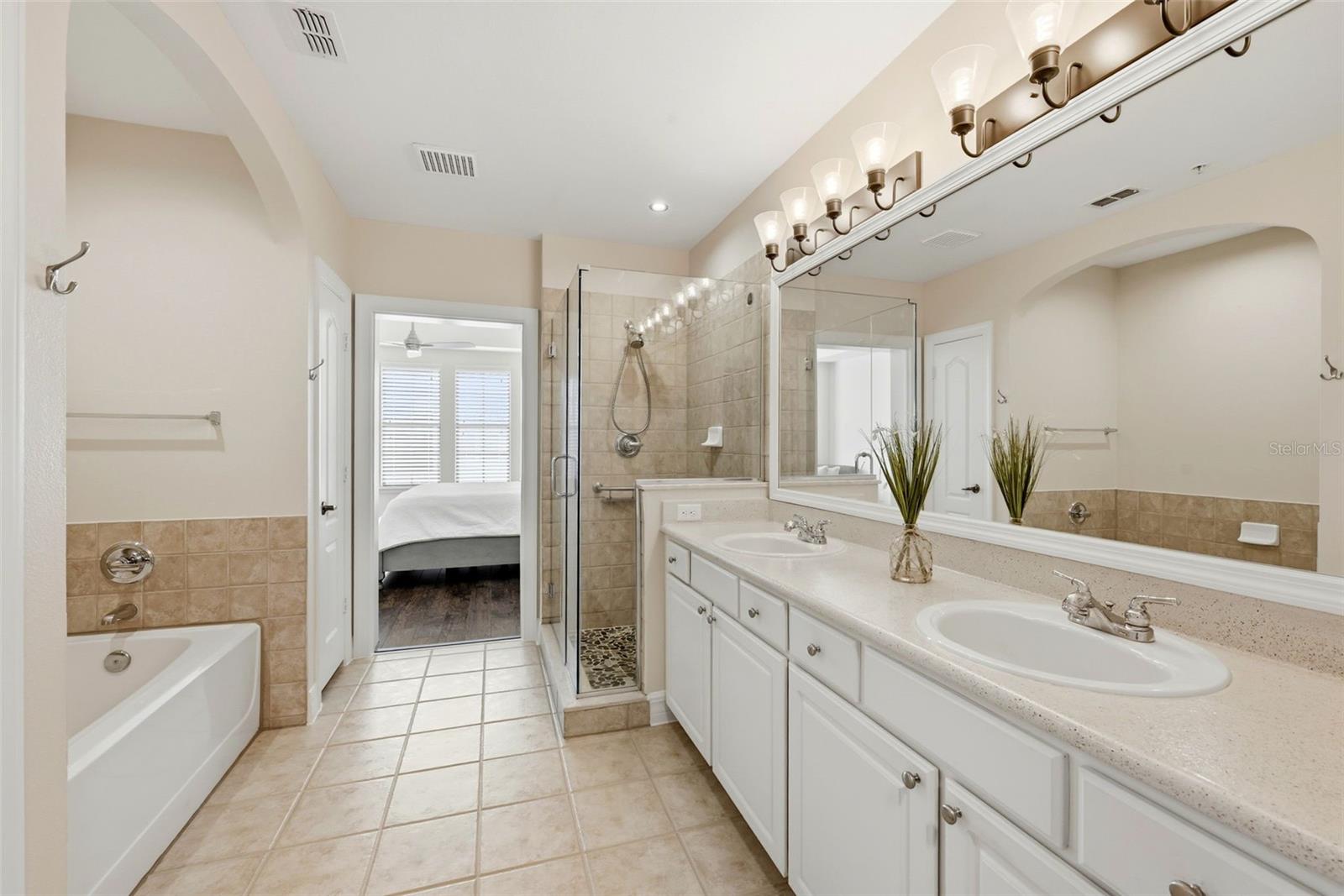 Image 22 of 70 For 509 Mirasol Circle 206