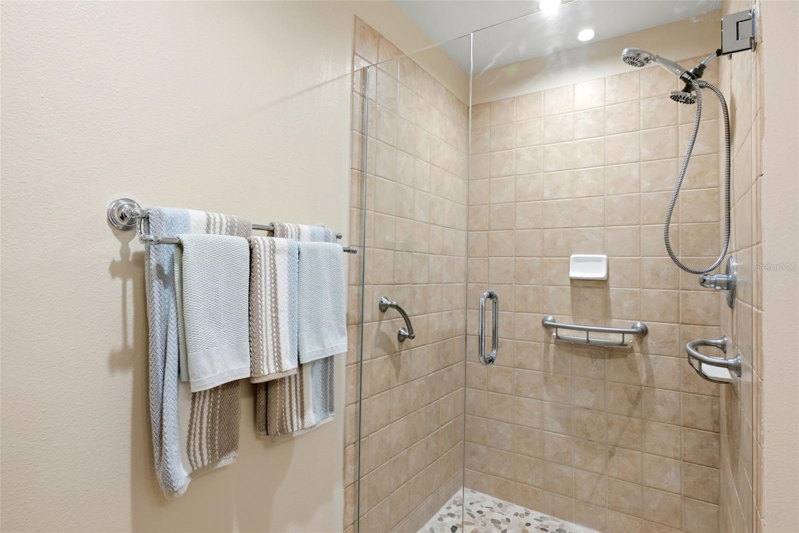 Image 28 of 70 For 509 Mirasol Circle 206