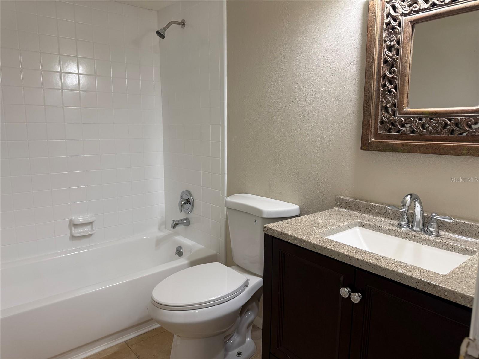 Image 20 of 27 For 914 Lake Destiny Road F