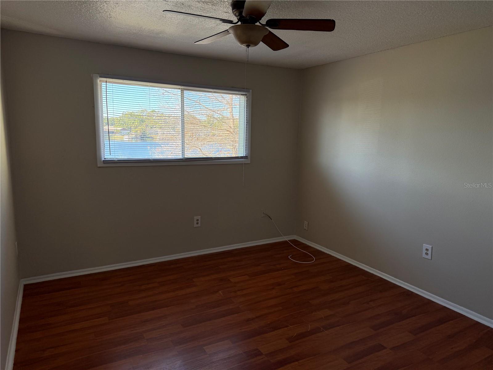 Image 21 of 27 For 914 Lake Destiny Road F