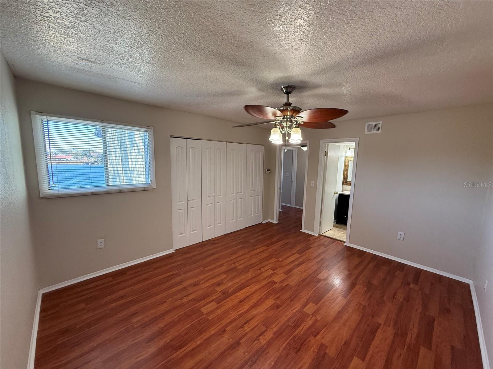 Image 26 of 27 For 914 Lake Destiny Road F