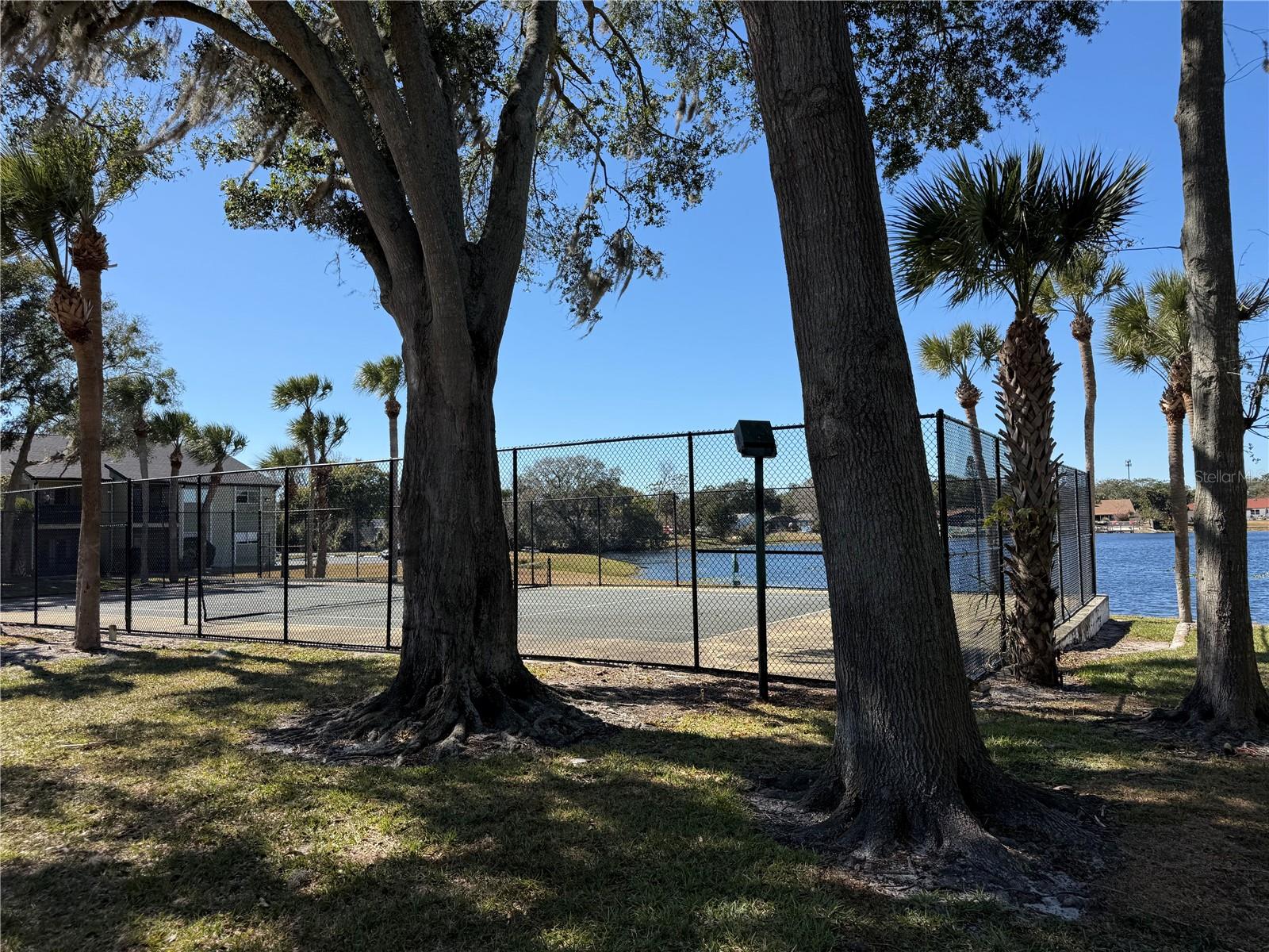 Image 5 of 27 For 914 Lake Destiny Road F