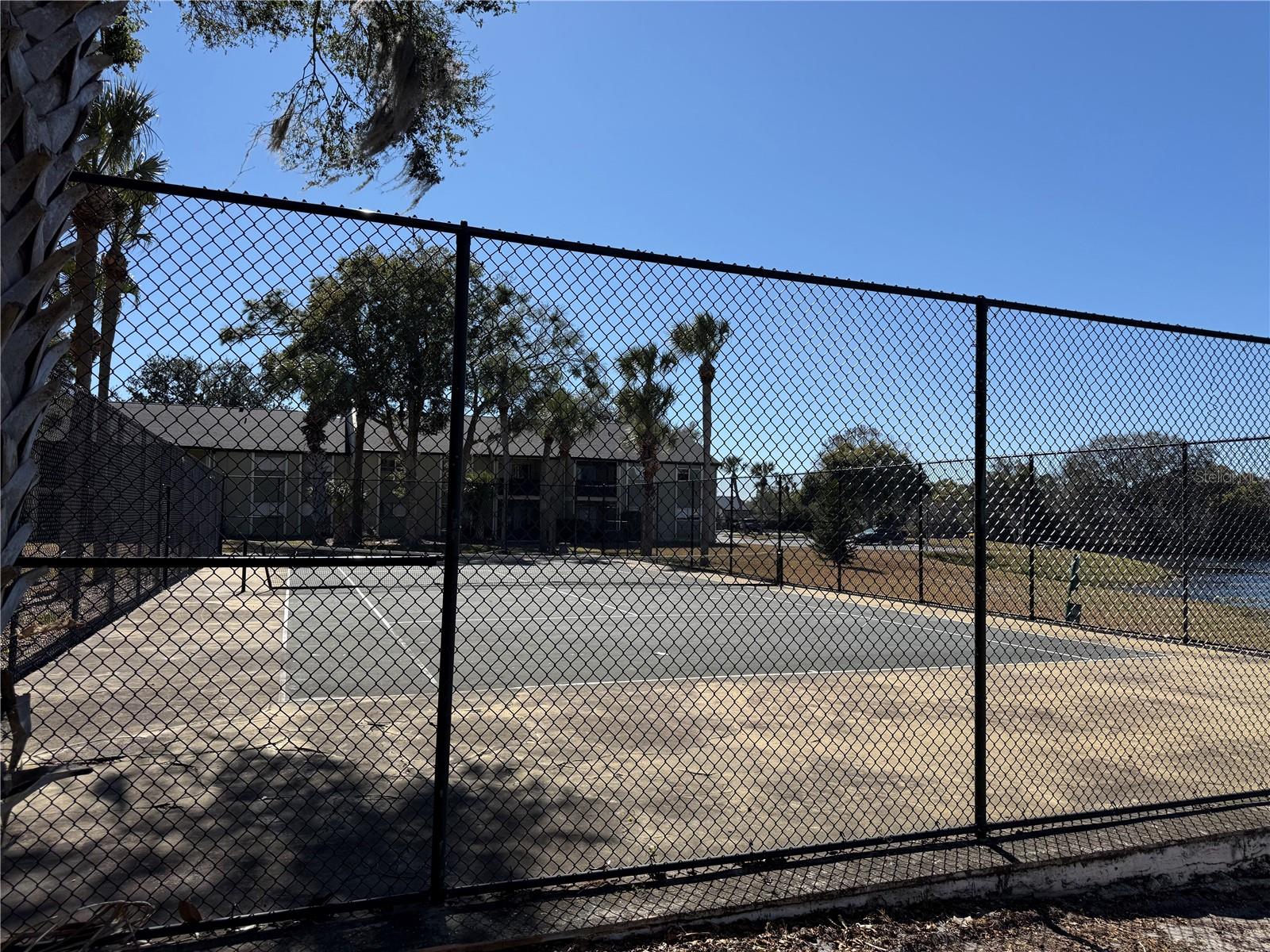 Image 7 of 27 For 914 Lake Destiny Road F