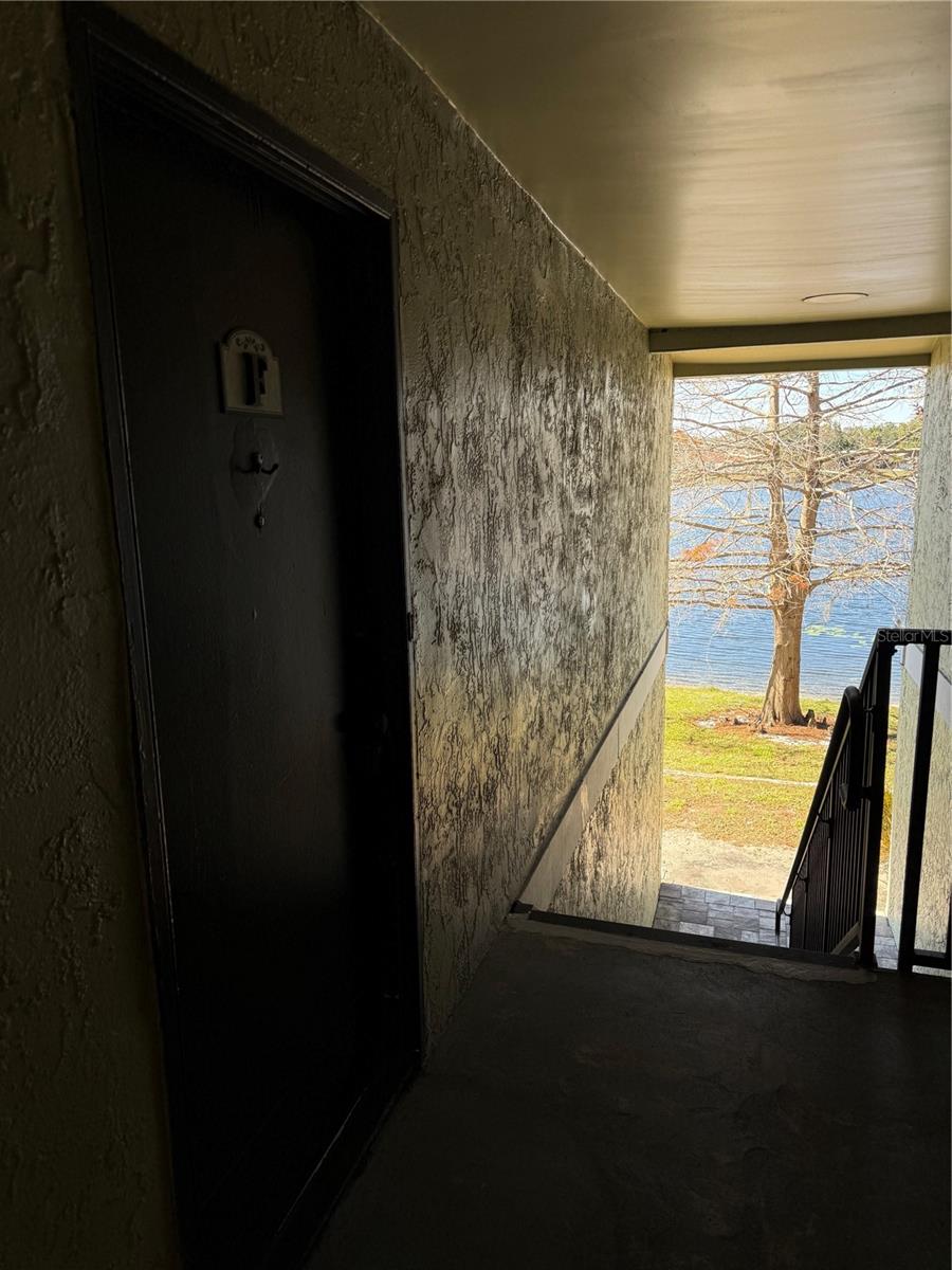 Image 8 of 27 For 914 Lake Destiny Road F