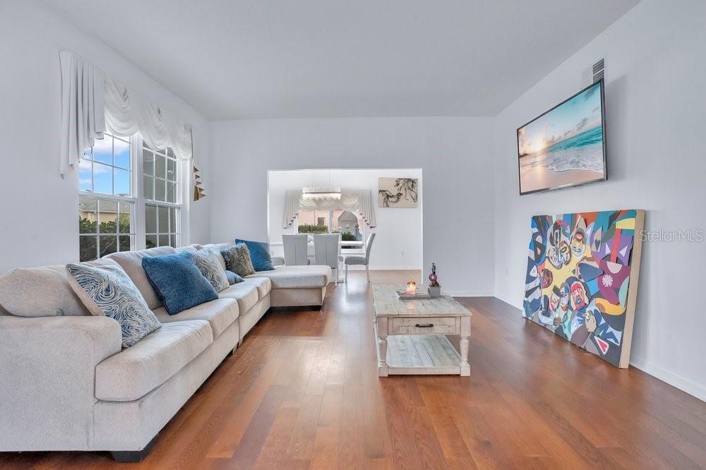 Image 17 of 57 For 219 Strathmore Circle