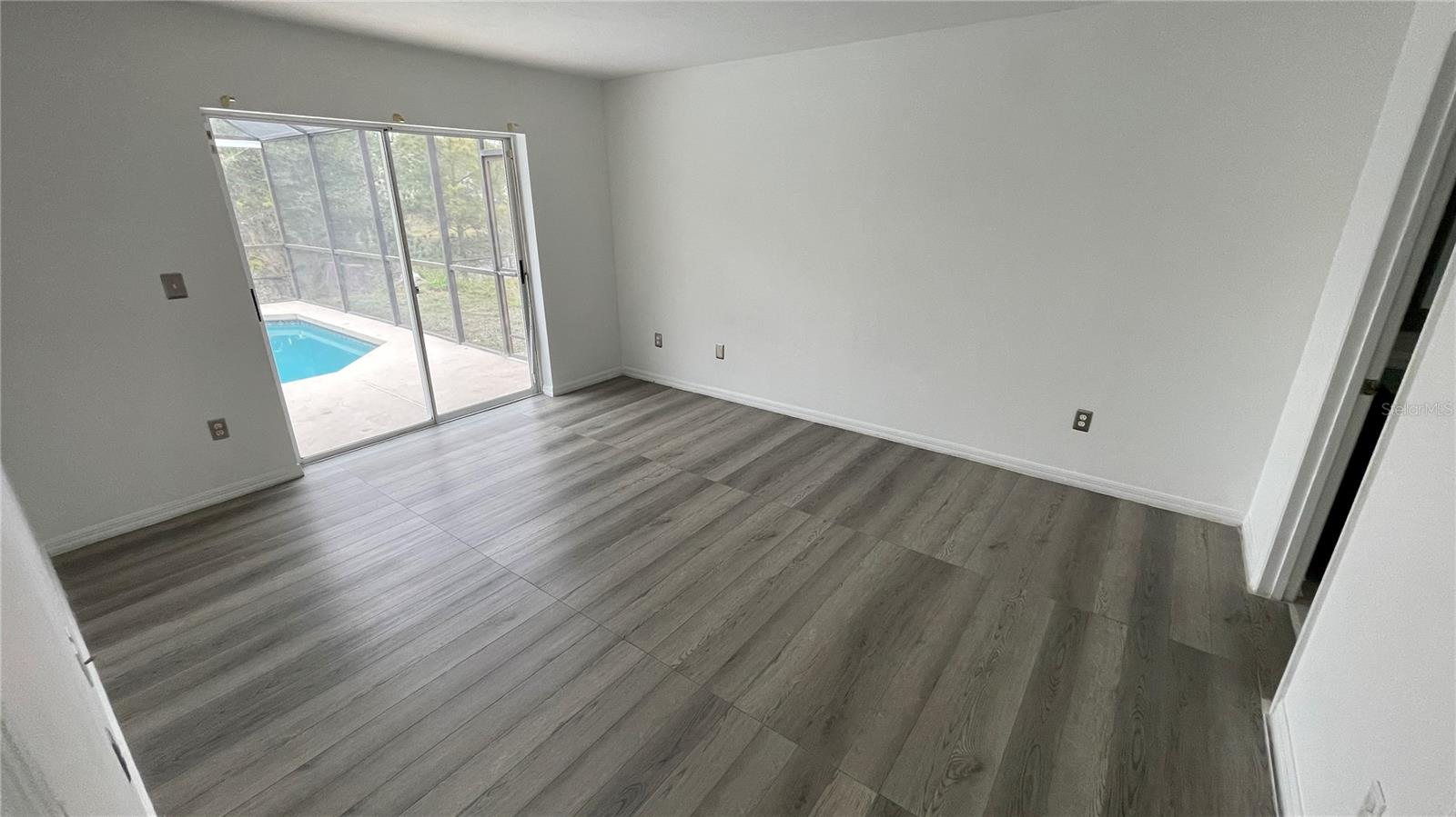 Image 18 of 27 For 8832 Parliament Court