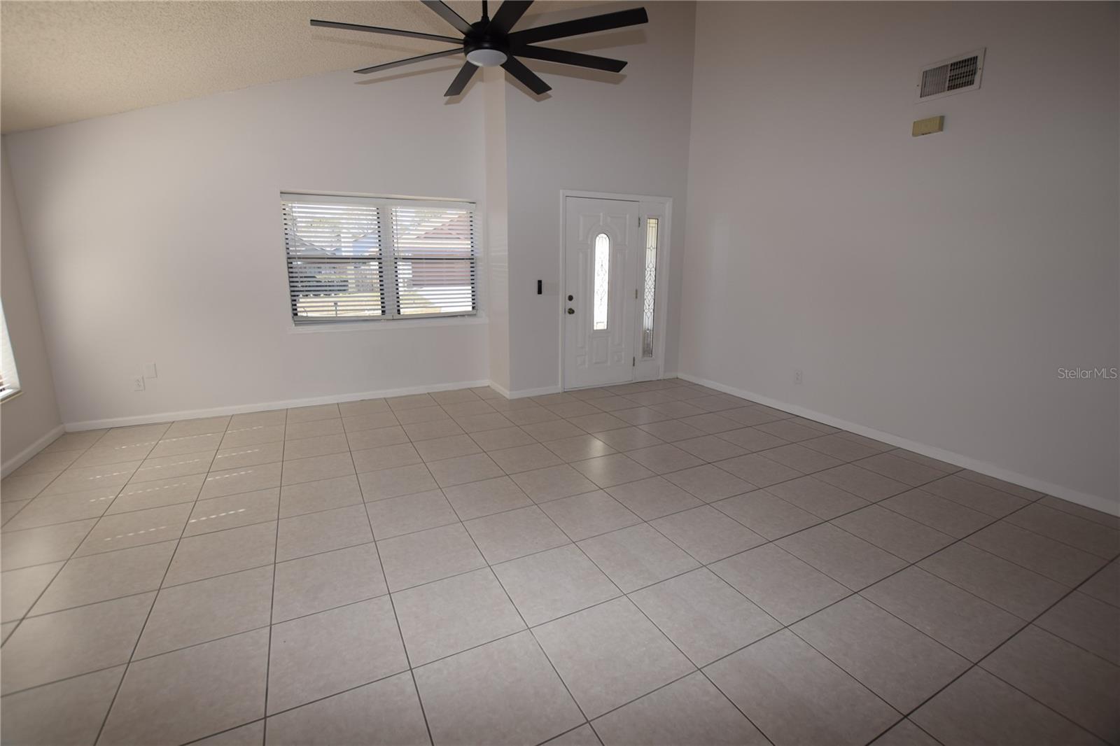 Image 11 of 41 For 7313 Spring Villas Circle