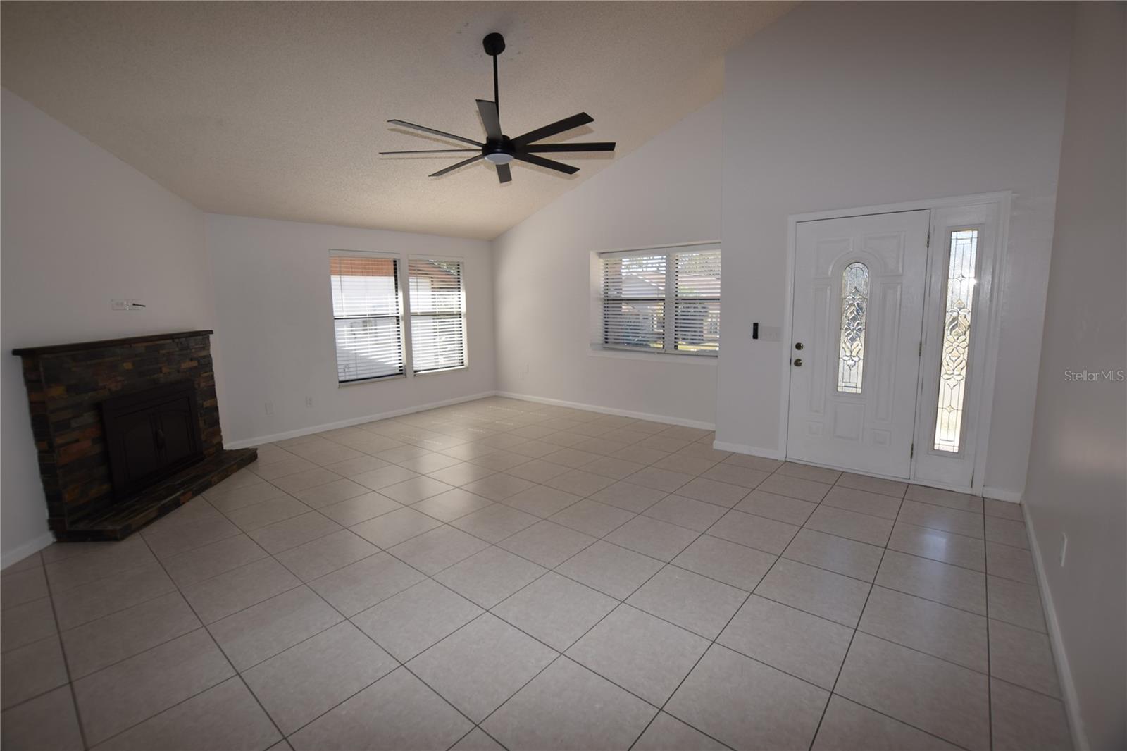 Image 15 of 41 For 7313 Spring Villas Circle