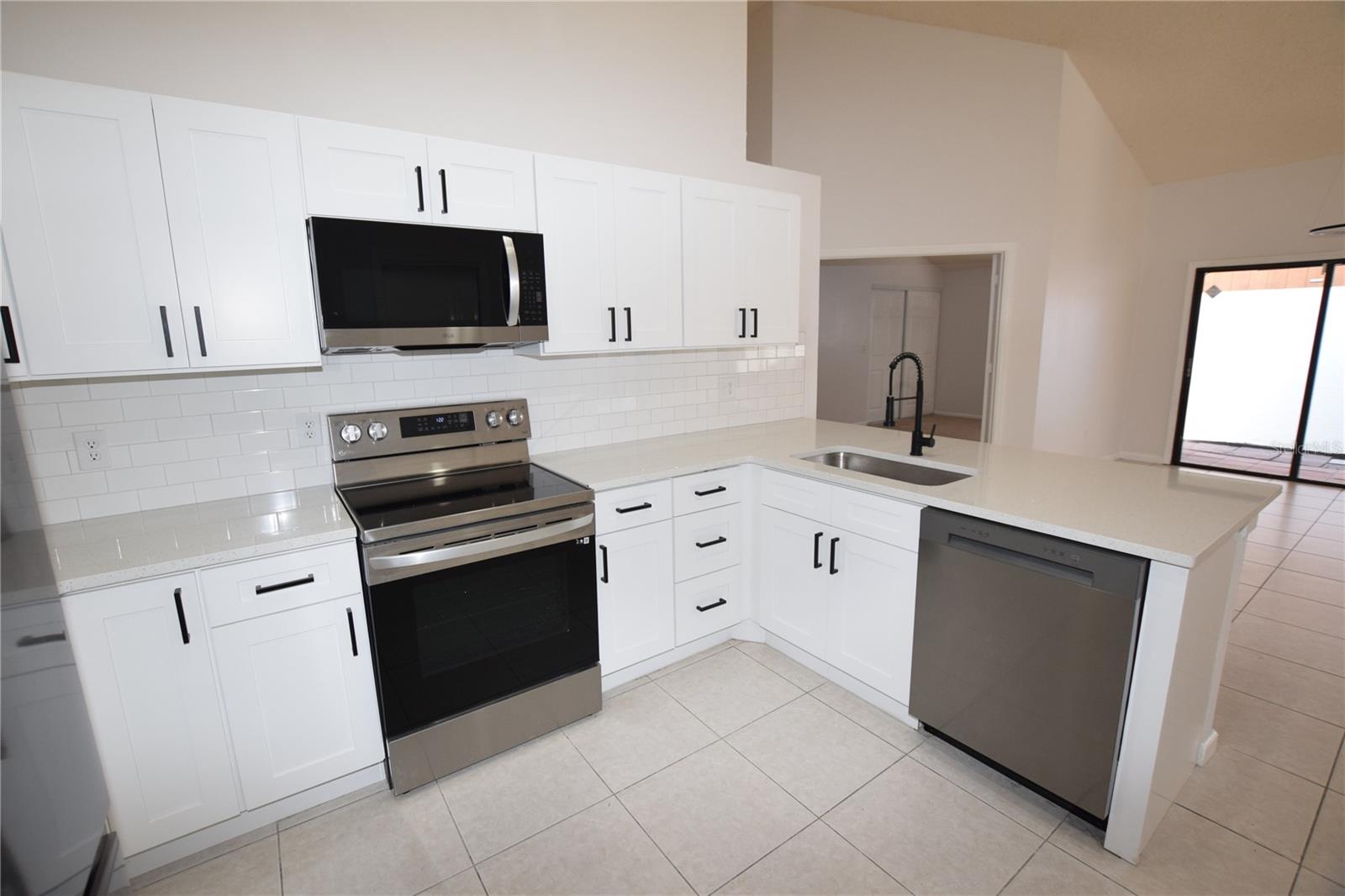 Image 19 of 41 For 7313 Spring Villas Circle