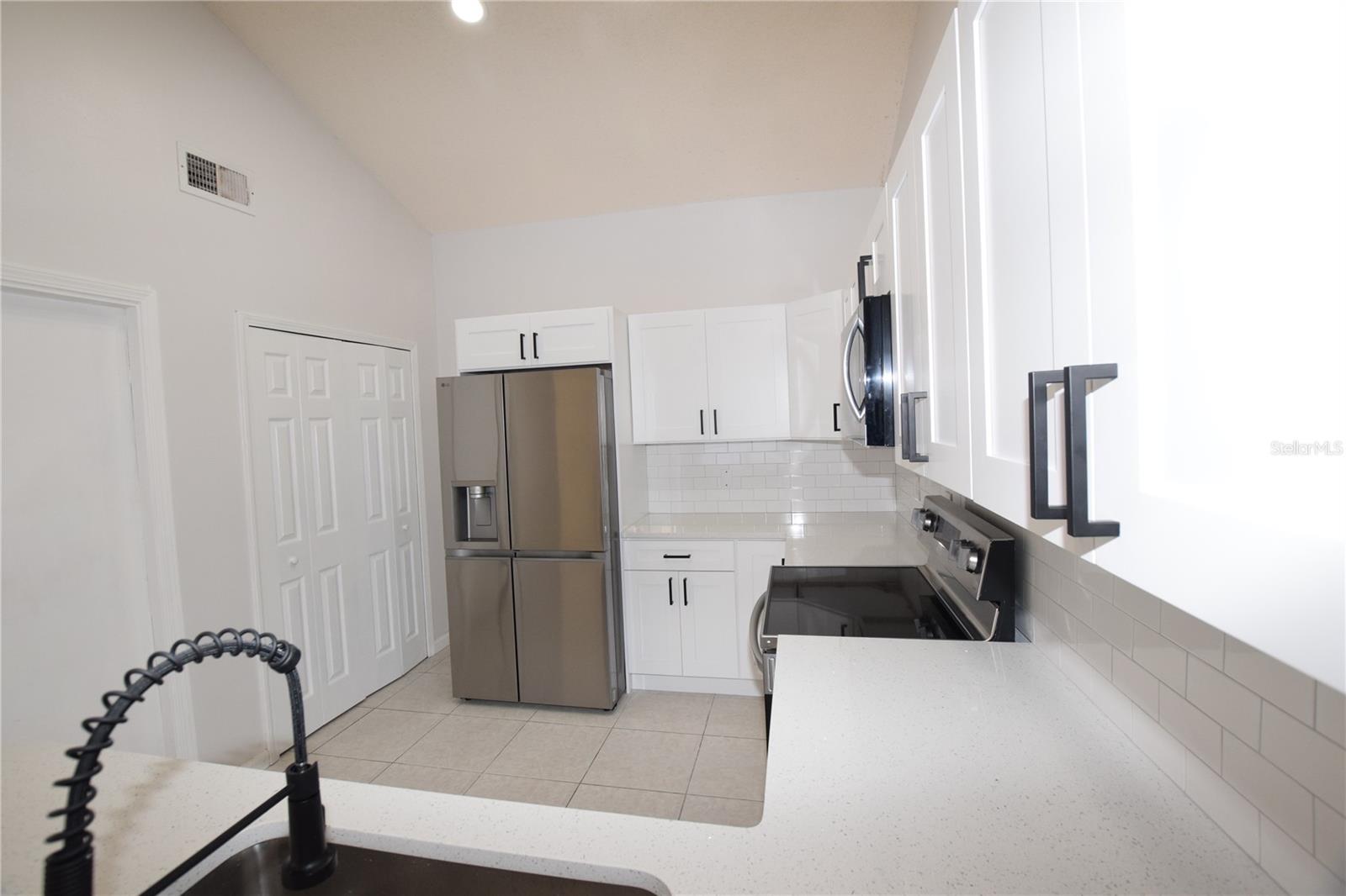 Image 20 of 41 For 7313 Spring Villas Circle