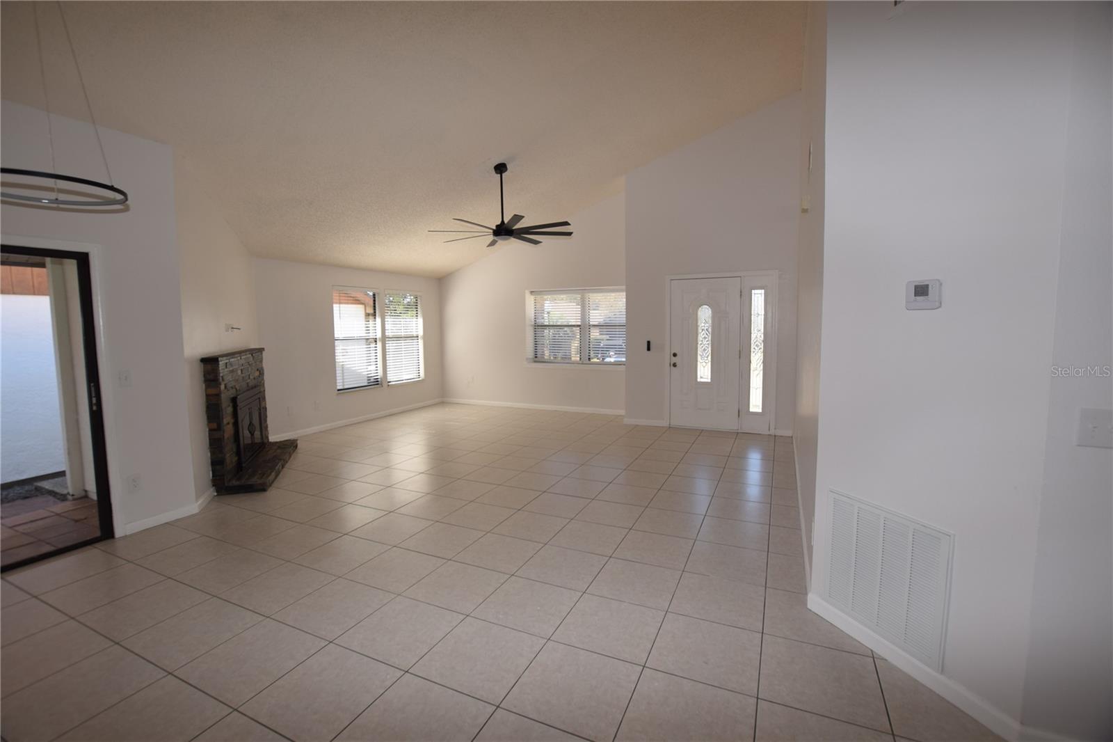 Image 9 of 41 For 7313 Spring Villas Circle