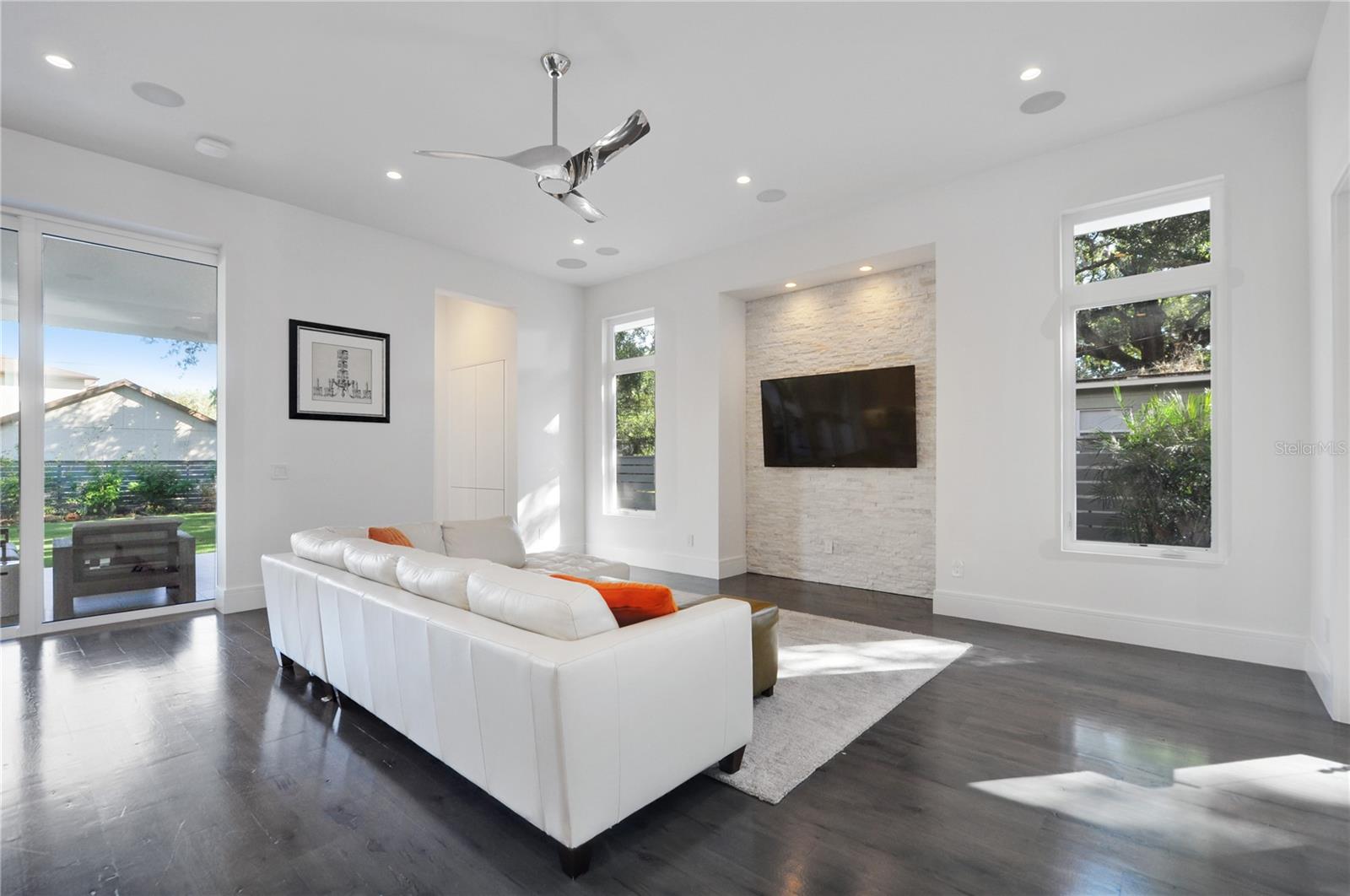 Image 13 of 34 For 1130 Mechanic Street