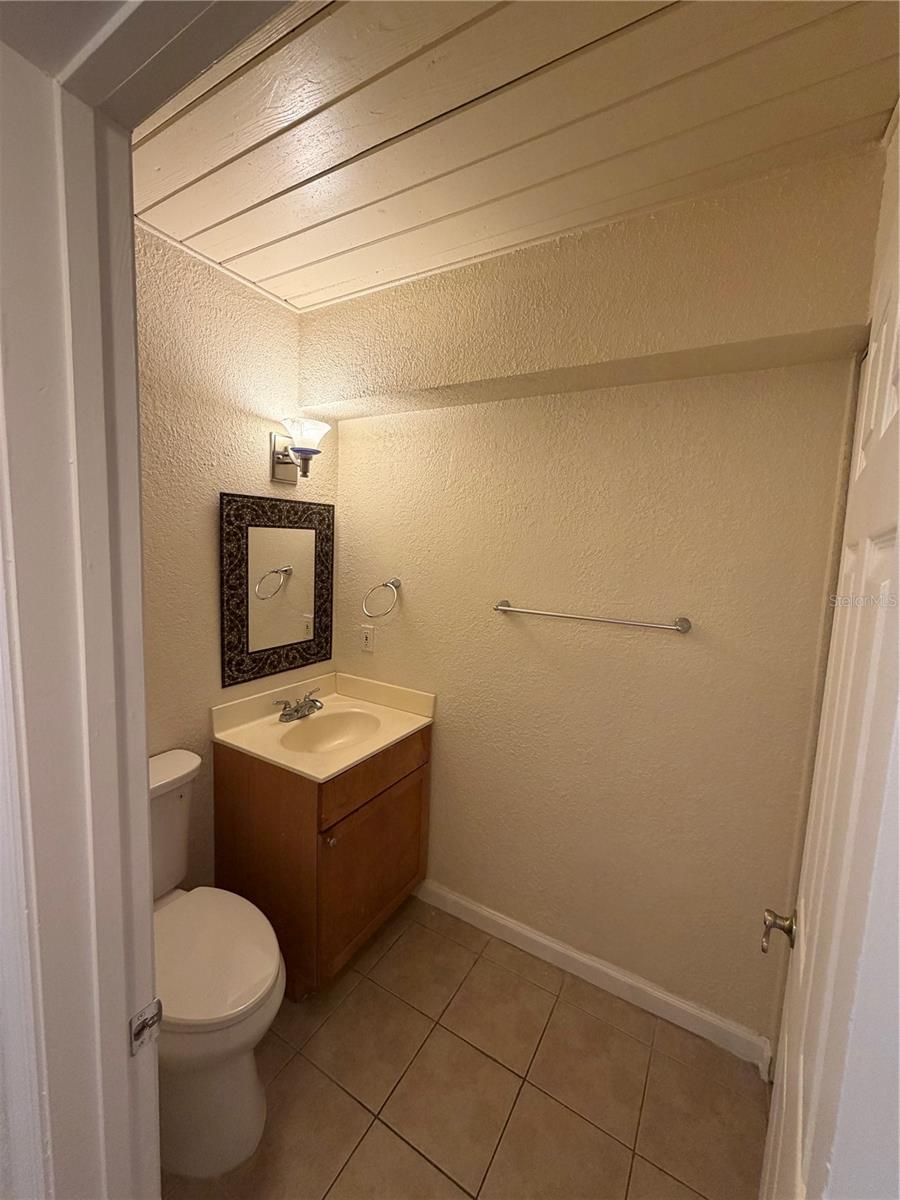 Image 11 of 25 For 792 Michigan Street 10