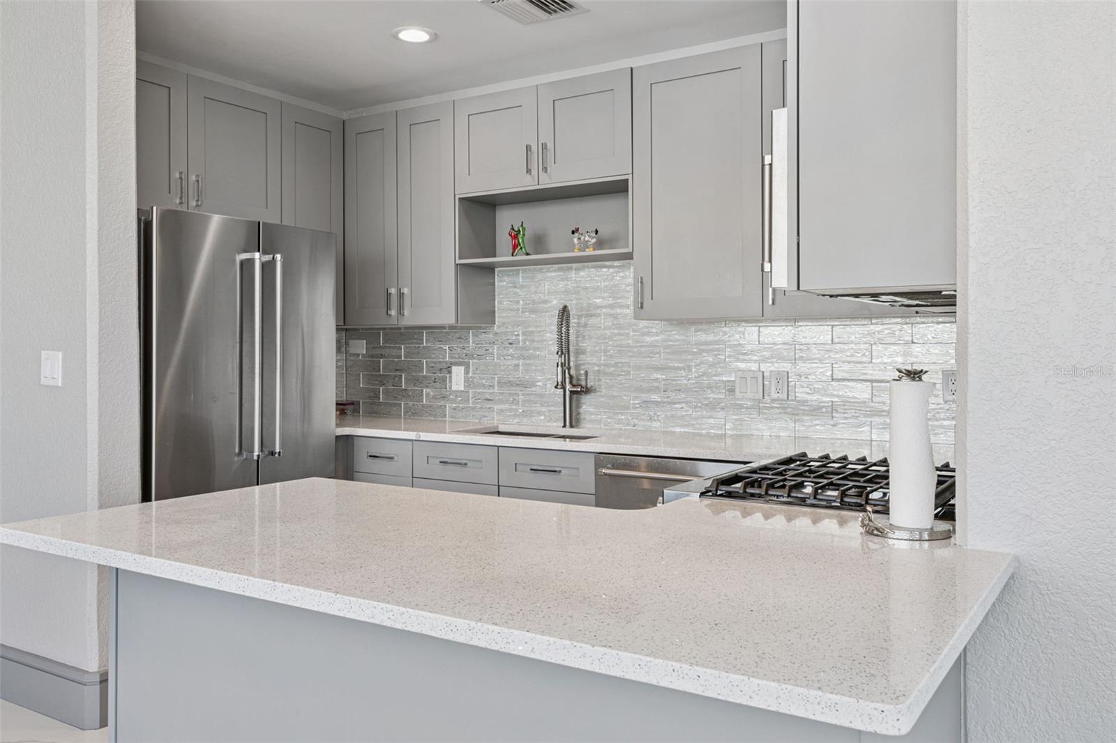 Image 11 of 89 For 150 Robinson Street 1612