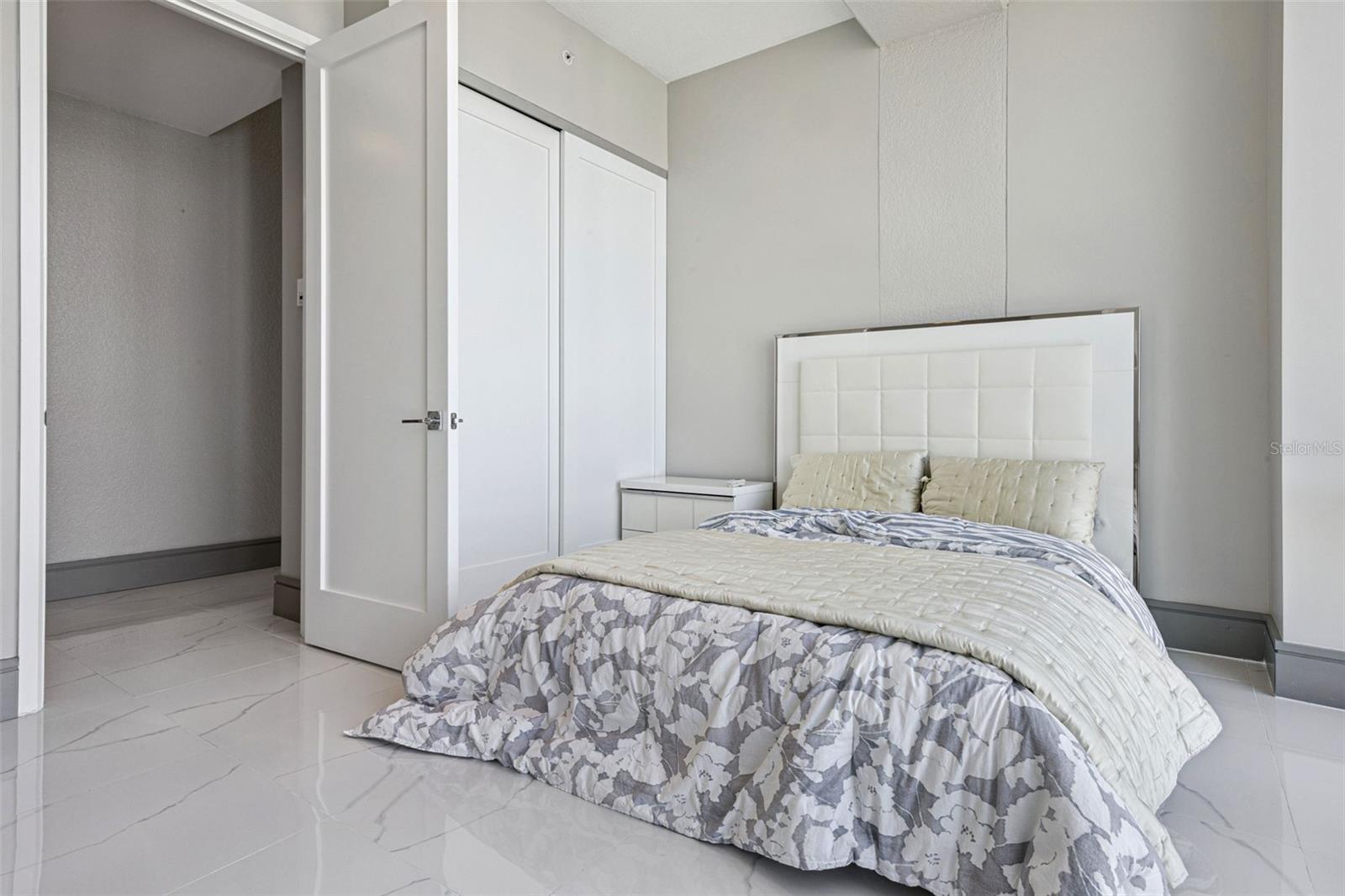 Image 15 of 89 For 150 Robinson Street 1612