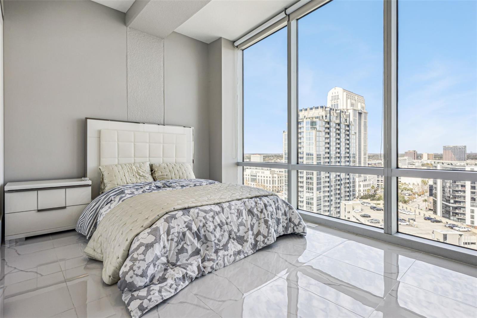 Image 16 of 89 For 150 Robinson Street 1612