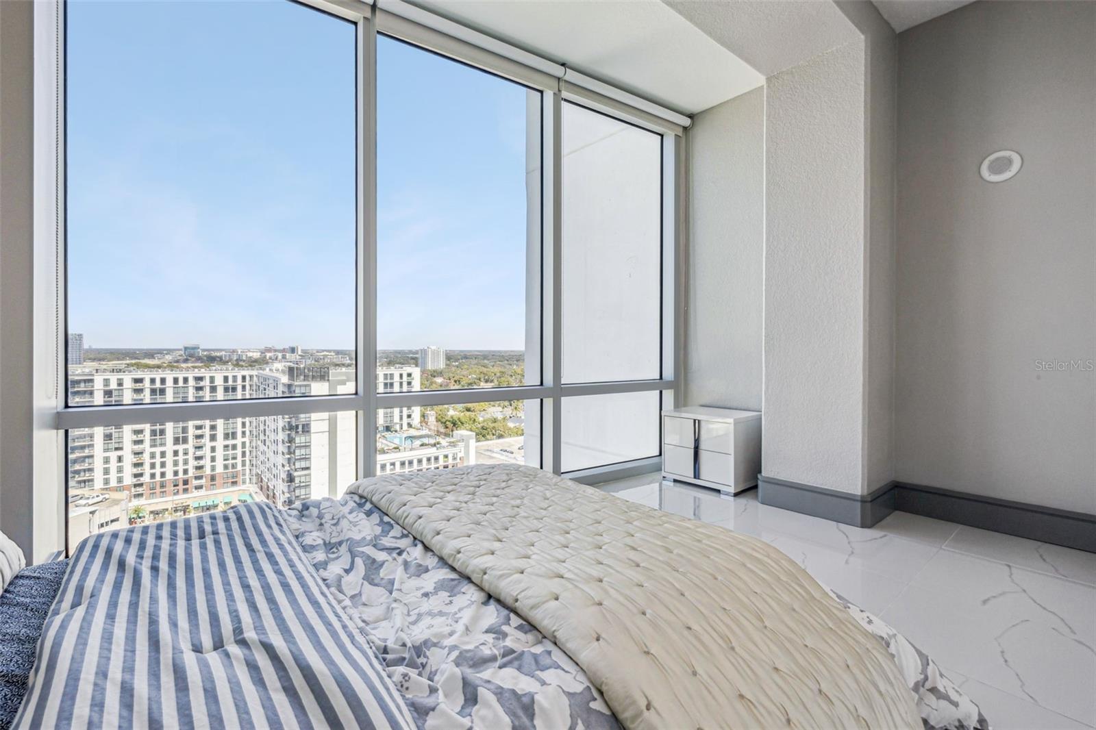 Image 22 of 89 For 150 Robinson Street 1612