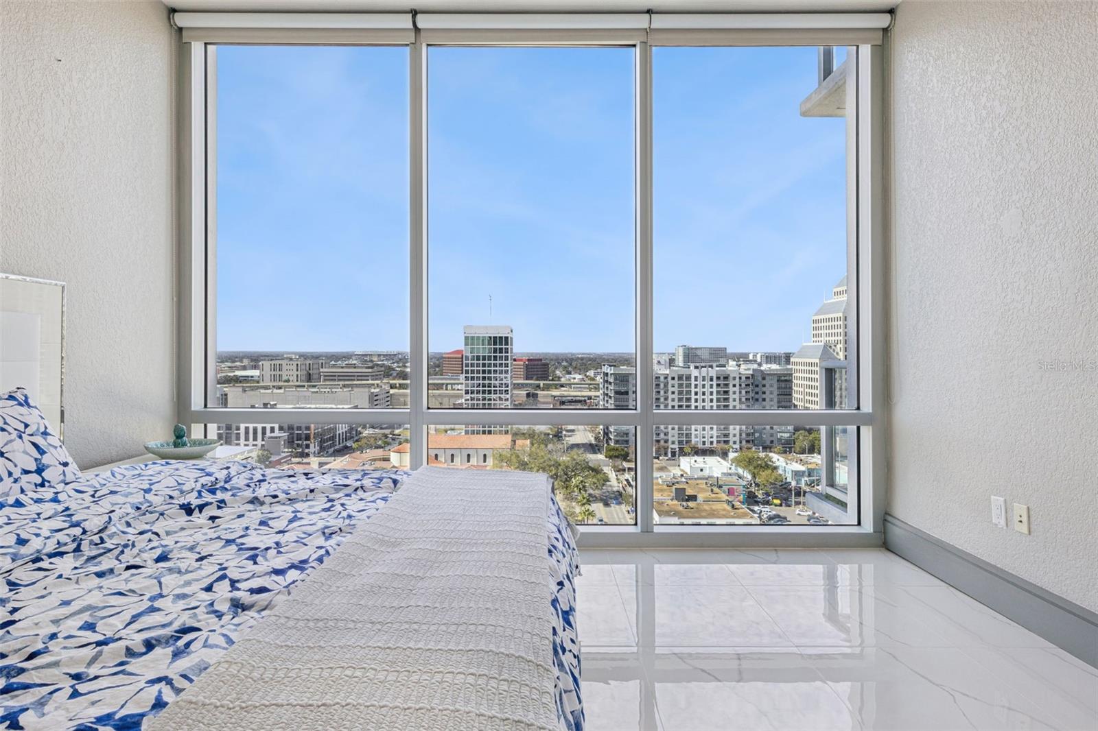 Image 23 of 89 For 150 Robinson Street 1612