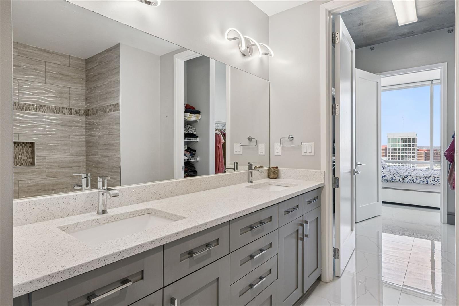 Image 25 of 89 For 150 Robinson Street 1612