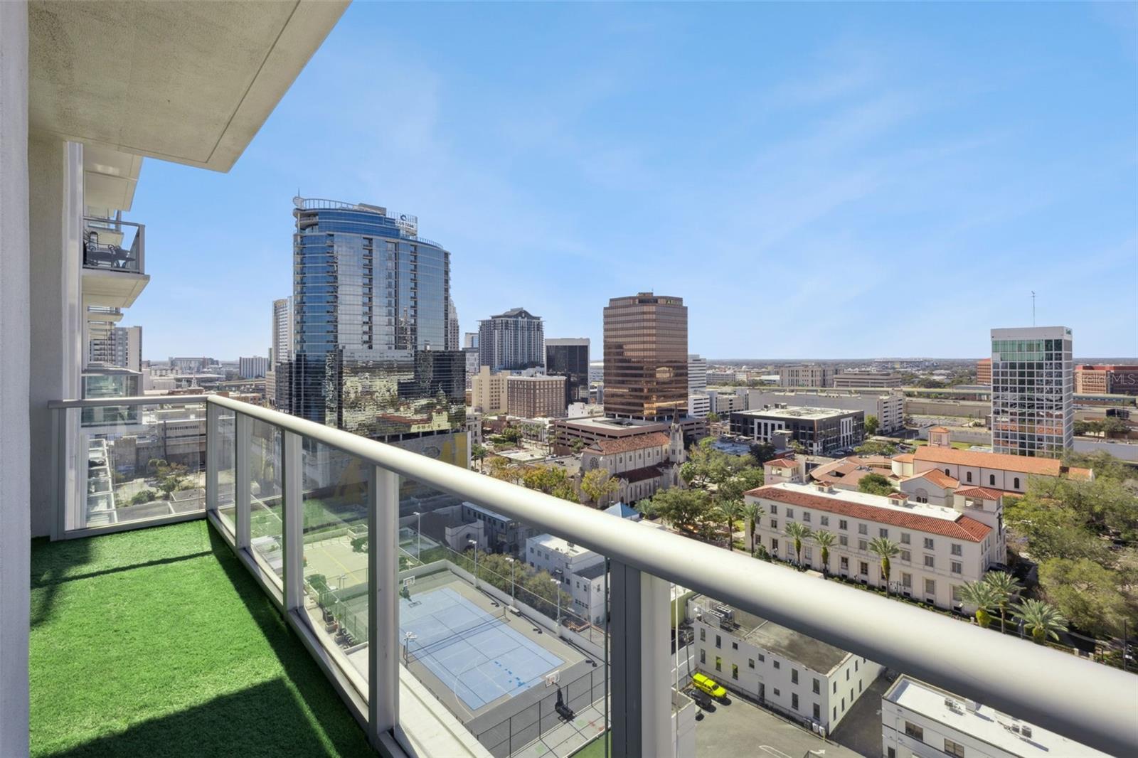 Image 42 of 89 For 150 Robinson Street 1612